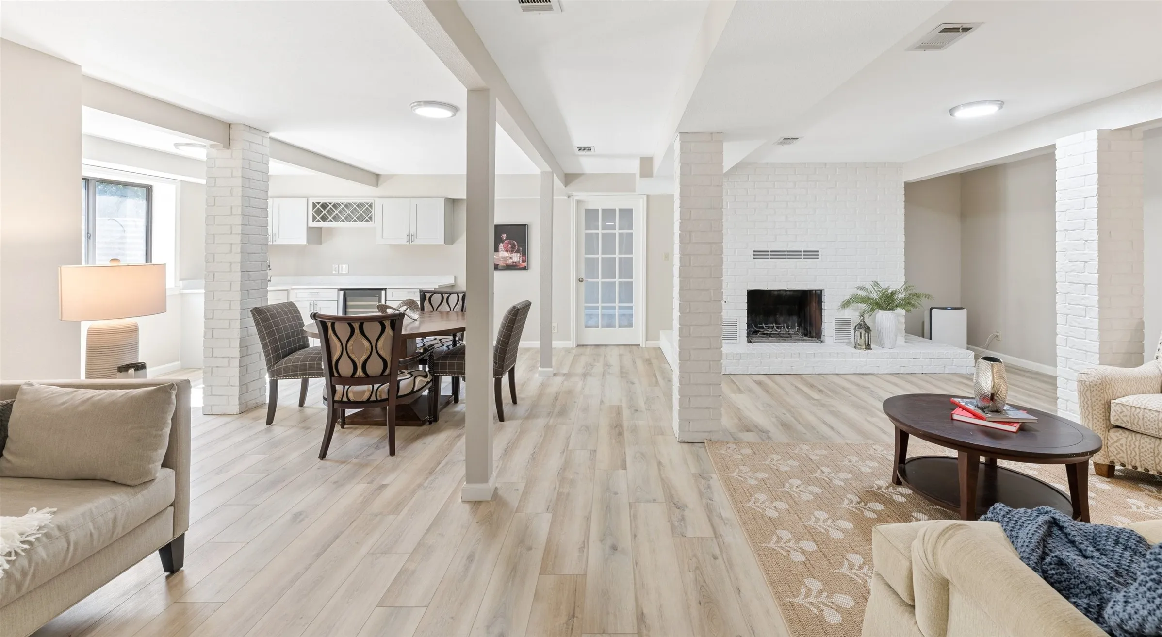 Single Family Residence For Sale in Tarrant County , 1315 Hardage Lane, Colleyville, Texas 76034, 5 Bedroom, 3 Bathroom, 2 Garage spaces, 4,107 Sqft, built in 1986, mls#21263072, Real Estate Agent in Colleyville, Homes For Sale in Tarrant county, Homes For Sale in Colleyville, Realtor in Colleyville Texas, Real Estate Brokerage Independent Realty Texas, Luminita Cordes Realtor