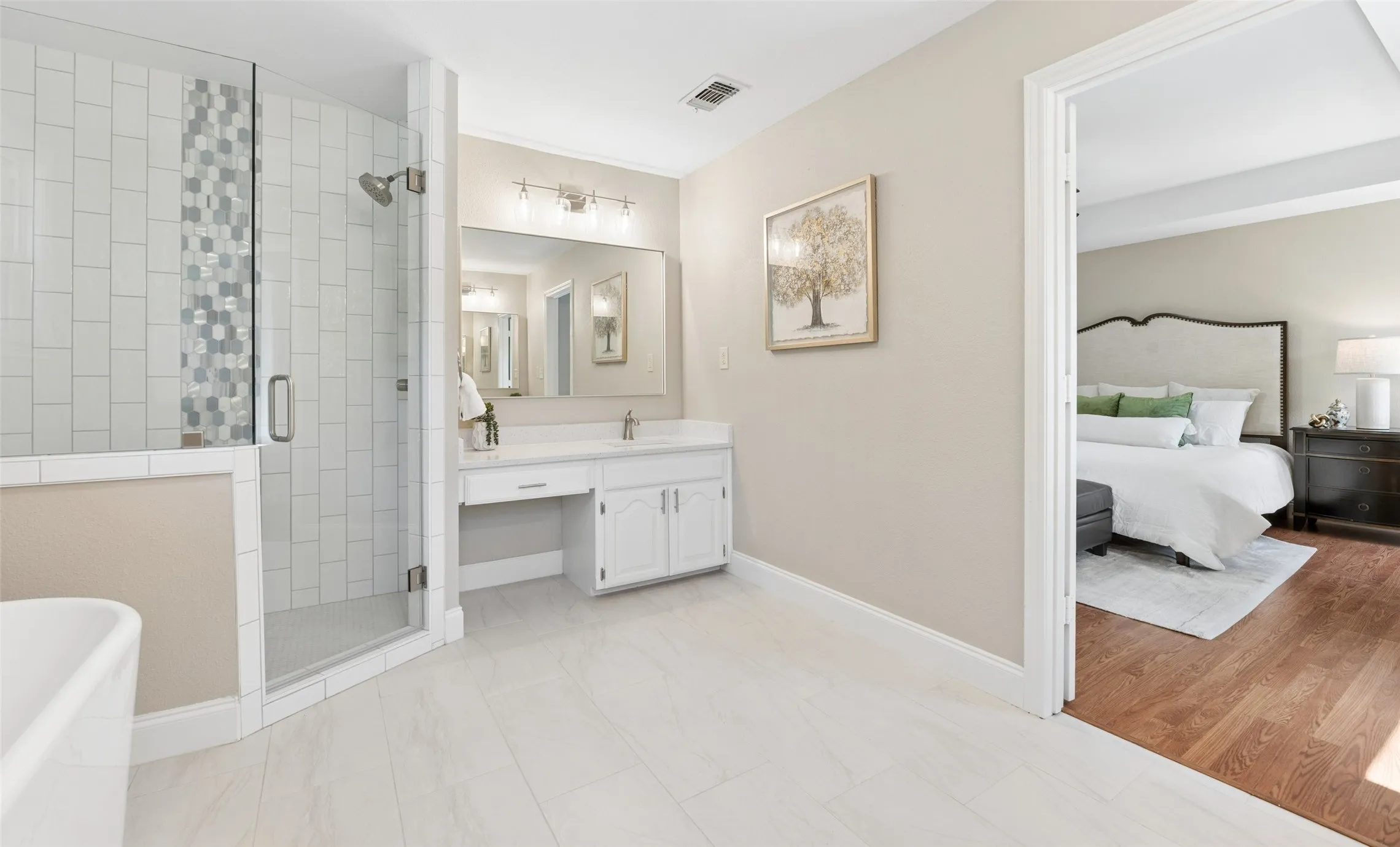 Single Family Residence For Sale in Tarrant County , 1315 Hardage Lane, Colleyville, Texas 76034, 5 Bedroom, 3 Bathroom, 2 Garage spaces, 4,107 Sqft, built in 1986, mls#21263072, Real Estate Agent in Colleyville, Homes For Sale in Tarrant county, Homes For Sale in Colleyville, Realtor in Colleyville Texas, Real Estate Brokerage Independent Realty Texas, Luminita Cordes Realtor