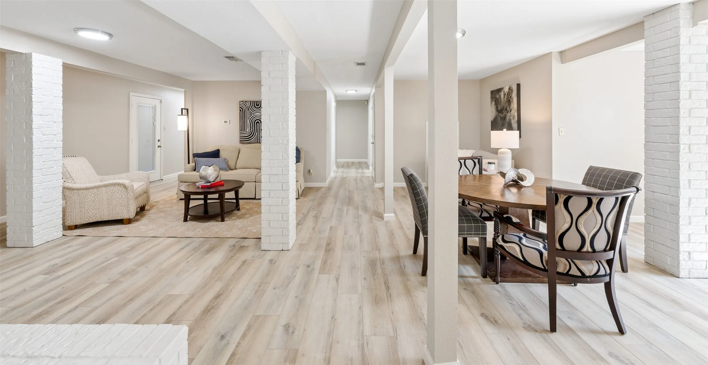 Single Family Residence For Sale in Tarrant County , 1315 Hardage Lane, Colleyville, Texas 76034, 5 Bedroom, 3 Bathroom, 2 Garage spaces, 4,107 Sqft, built in 1986, mls#21263072, Real Estate Agent in Colleyville, Homes For Sale in Tarrant county, Homes For Sale in Colleyville, Realtor in Colleyville Texas, Real Estate Brokerage Independent Realty Texas, Luminita Cordes Realtor