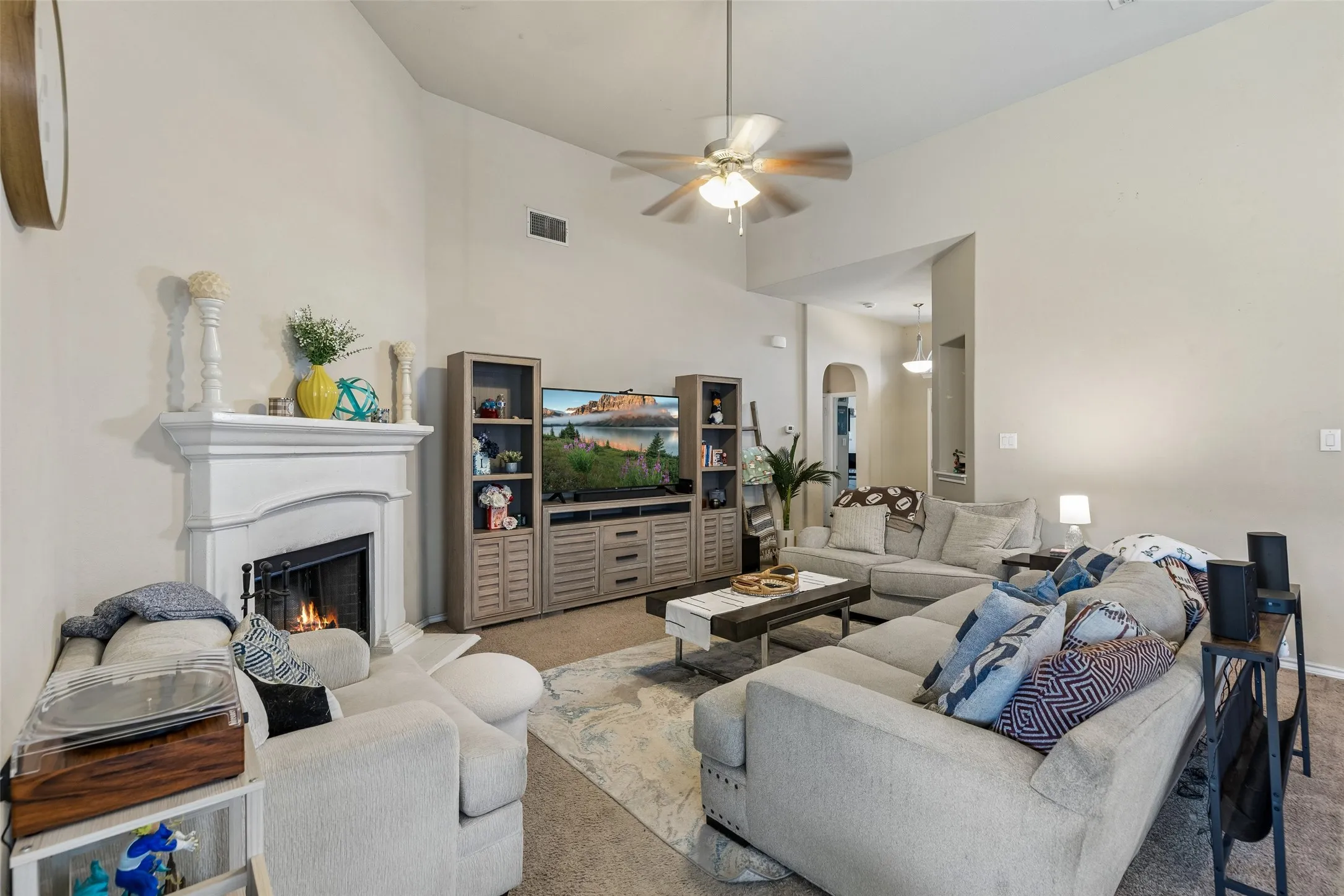 Single Family Residence For Sale in Denton County , 4704 Shagbark Drive, Denton, Texas 76226, 3 Bedrooms, 2 Bathrooms, 2 Garage spaces, 1,562 Sqft, built in 2015, Price $325,000, mls#21268925, Real Estate Agent in Denton, Homes For Sale in Denton county, Homes For Sale in Denton, Realtor in Denton Texas, Real Estate Brokerage Independent Realty Texas, Luminita Cordes Realtor