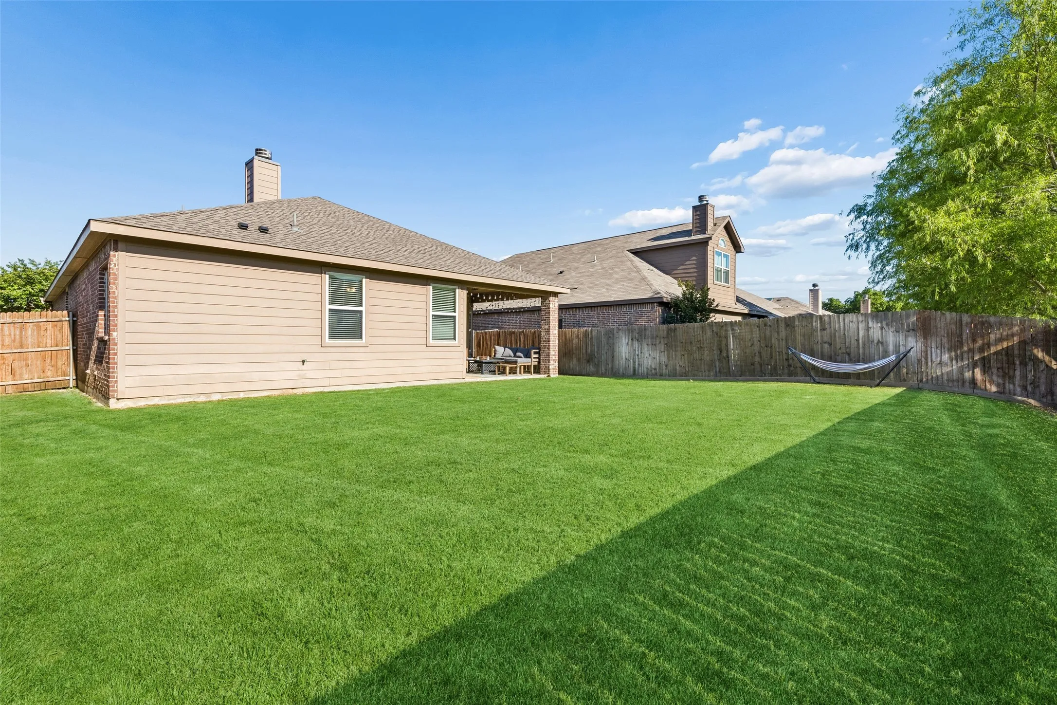 Single Family Residence For Sale in Denton County , 4704 Shagbark Drive, Denton, Texas 76226, 3 Bedrooms, 2 Bathrooms, 2 Garage spaces, 1,562 Sqft, built in 2015, Price $325,000, mls#21268925, Real Estate Agent in Denton, Homes For Sale in Denton county, Homes For Sale in Denton, Realtor in Denton Texas, Real Estate Brokerage Independent Realty Texas, Luminita Cordes Realtor