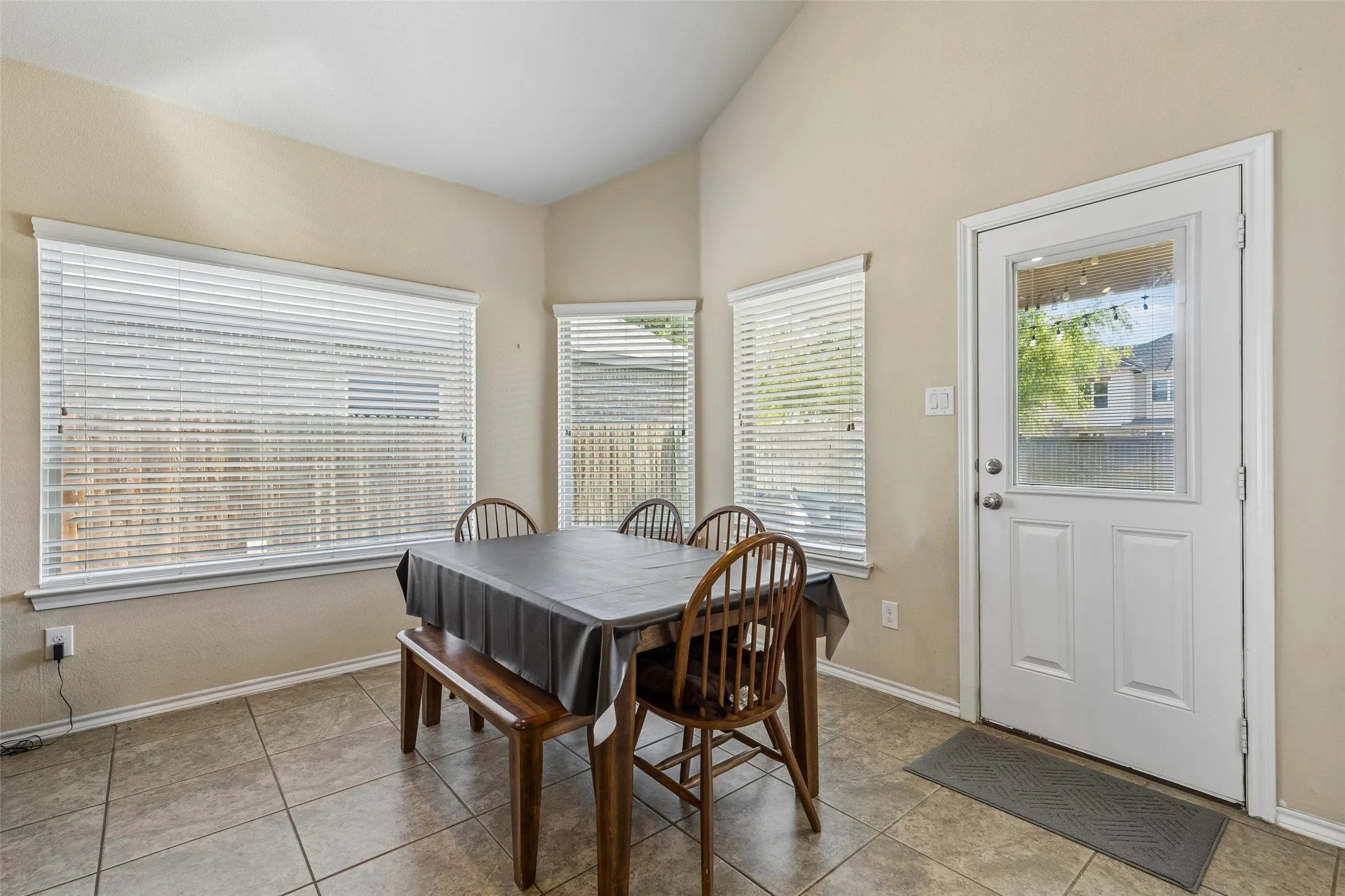 Single Family Residence For Sale in Denton County , 4704 Shagbark Drive, Denton, Texas 76226, 3 Bedrooms, 2 Bathrooms, 2 Garage spaces, 1,562 Sqft, built in 2015, Price $325,000, mls#21268925, Real Estate Agent in Denton, Homes For Sale in Denton county, Homes For Sale in Denton, Realtor in Denton Texas, Real Estate Brokerage Independent Realty Texas, Luminita Cordes Realtor