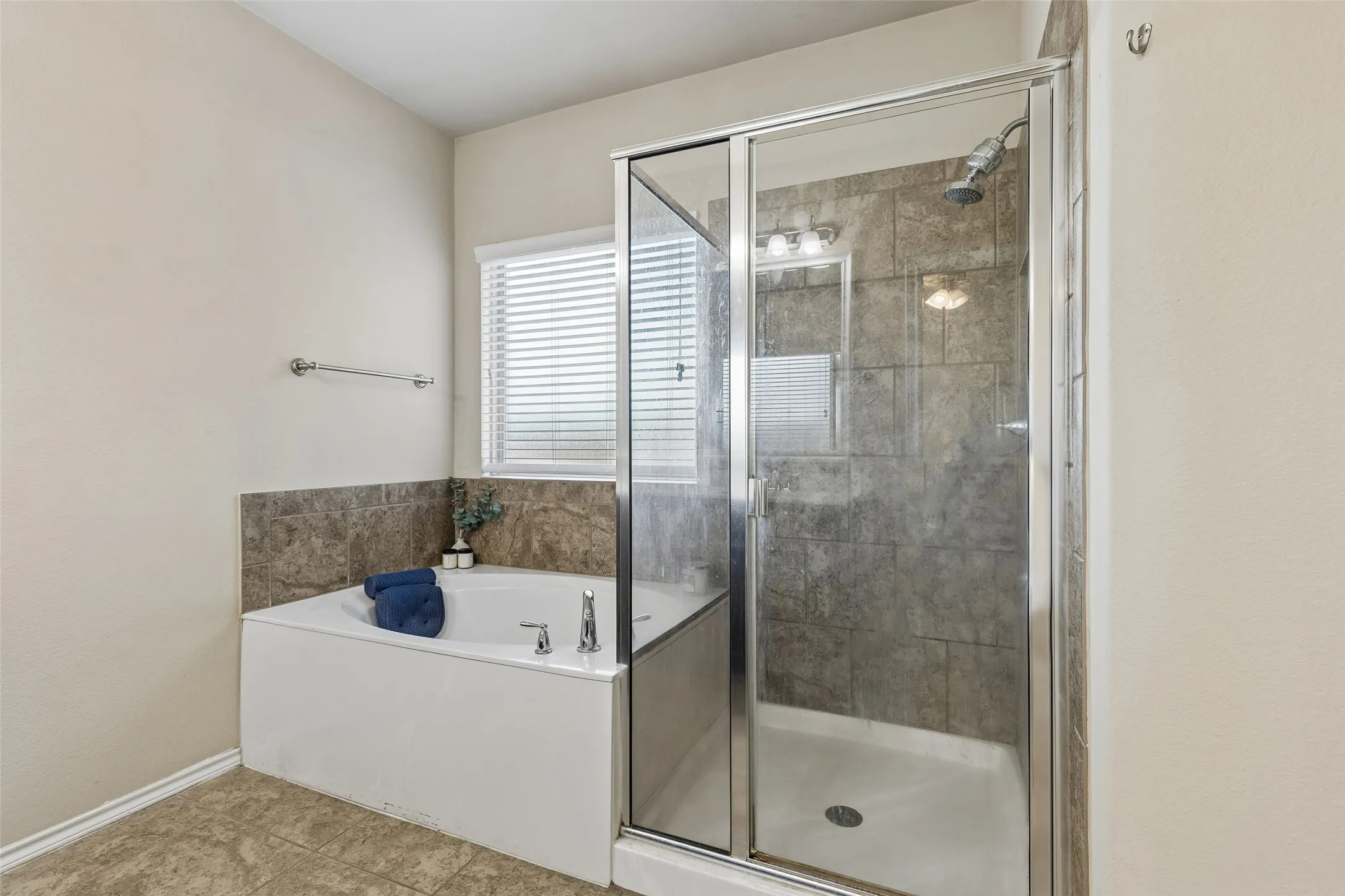 Single Family Residence For Sale in Denton County , 4704 Shagbark Drive, Denton, Texas 76226, 3 Bedrooms, 2 Bathrooms, 2 Garage spaces, 1,562 Sqft, built in 2015, Price $325,000, mls#21268925, Real Estate Agent in Denton, Homes For Sale in Denton county, Homes For Sale in Denton, Realtor in Denton Texas, Real Estate Brokerage Independent Realty Texas, Luminita Cordes Realtor