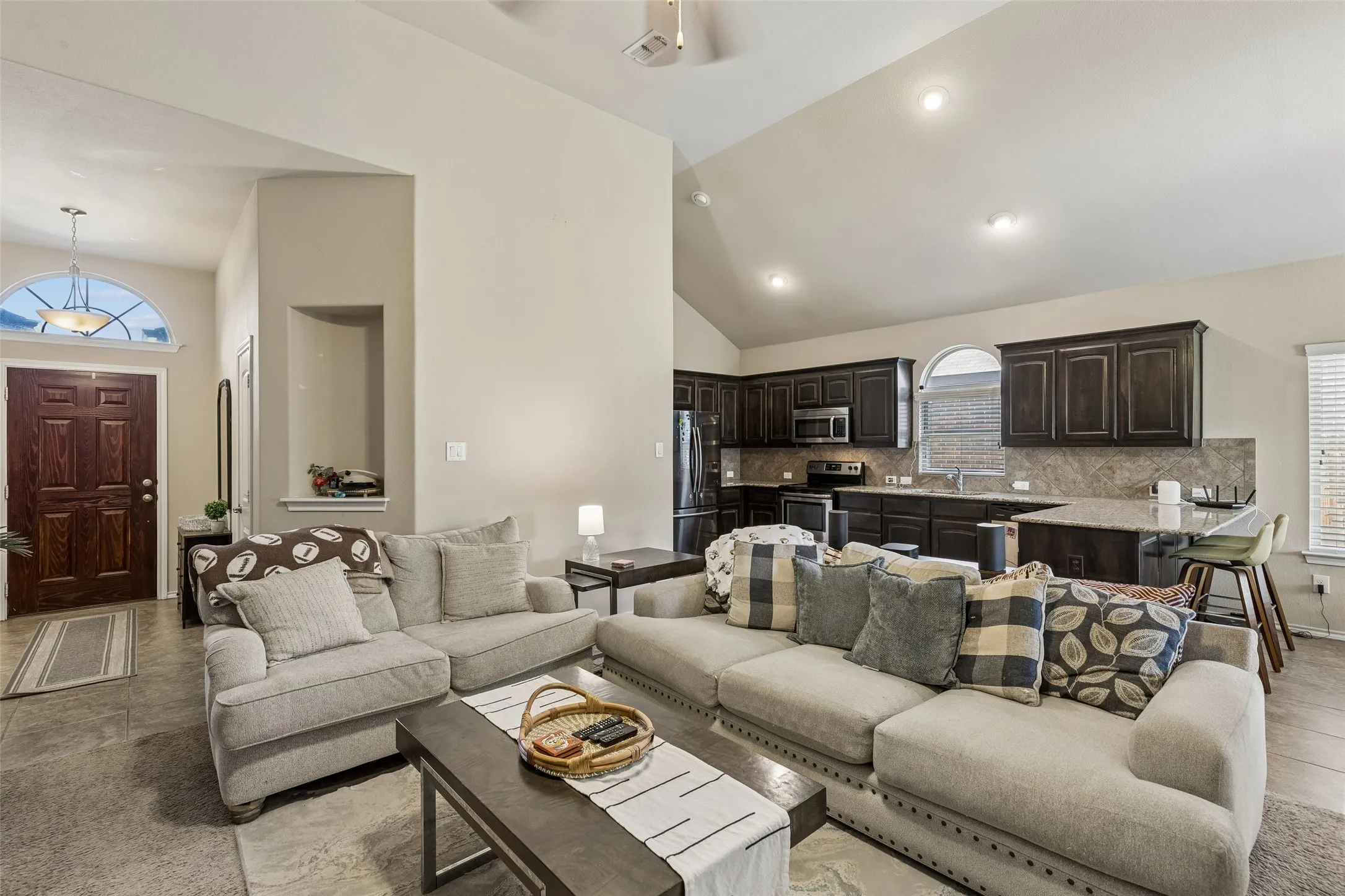 Single Family Residence For Sale in Denton County , 4704 Shagbark Drive, Denton, Texas 76226, 3 Bedrooms, 2 Bathrooms, 2 Garage spaces, 1,562 Sqft, built in 2015, Price $325,000, mls#21268925, Real Estate Agent in Denton, Homes For Sale in Denton county, Homes For Sale in Denton, Realtor in Denton Texas, Real Estate Brokerage Independent Realty Texas, Luminita Cordes Realtor