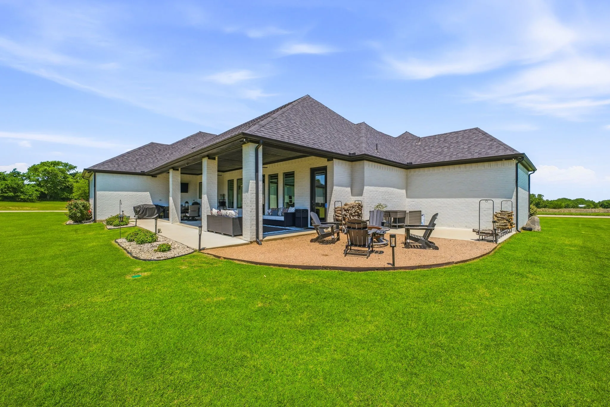 Single Family Residence For Sale in Parker County , 2016 Sonora Way, Poolville, Texas 76487, 3 Bedroom, 3 Bathroom, 3 Garage spaces, 2,550 Sqft, built in 2022, mls#21270869, Real Estate Agent in Poolville, Homes For Sale in Parker county, Homes For Sale in Poolville, Realtor in Poolville Texas, Real Estate Brokerage Independent Realty Texas, Luminita Cordes Realtor