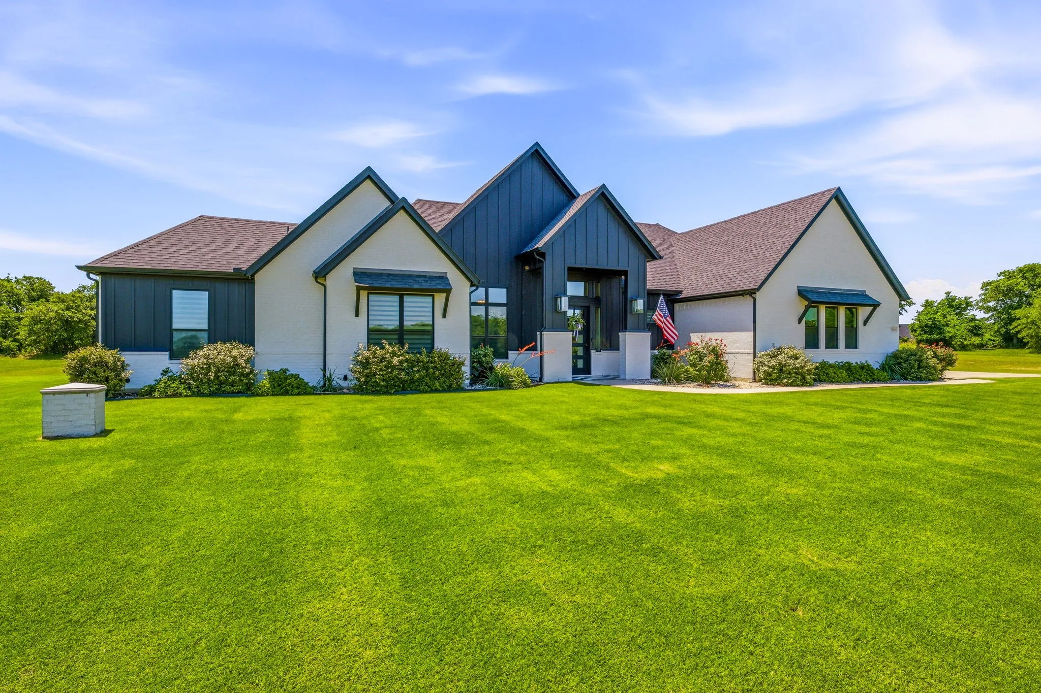 Single Family Residence For Sale in Parker County , 2016 Sonora Way, Poolville, Texas 76487, 3 Bedroom, 3 Bathroom, 3 Garage spaces, 2,550 Sqft, built in 2022, mls#21270869, Real Estate Agent in Poolville, Homes For Sale in Parker county, Homes For Sale in Poolville, Realtor in Poolville Texas, Real Estate Brokerage Independent Realty Texas, Luminita Cordes Realtor