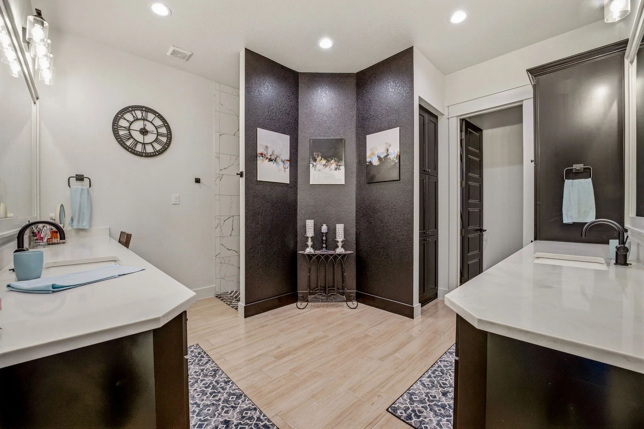 Single Family Residence For Sale in Parker County , 2016 Sonora Way, Poolville, Texas 76487, 3 Bedroom, 3 Bathroom, 3 Garage spaces, 2,550 Sqft, built in 2022, mls#21270869, Real Estate Agent in Poolville, Homes For Sale in Parker county, Homes For Sale in Poolville, Realtor in Poolville Texas, Real Estate Brokerage Independent Realty Texas, Luminita Cordes Realtor