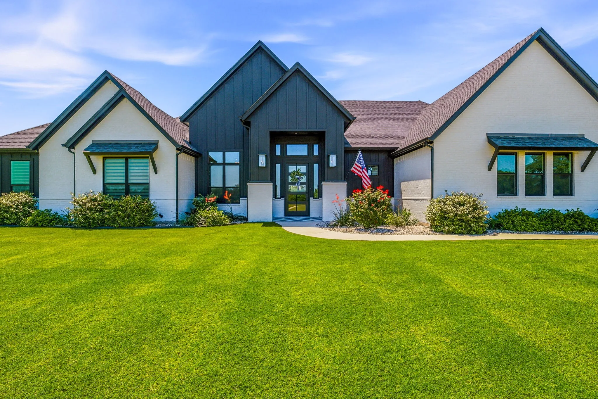 Single Family Residence For Sale in Parker County , 2016 Sonora Way, Poolville, Texas 76487, 3 Bedroom, 3 Bathroom, 3 Garage spaces, 2,550 Sqft, built in 2022, mls#21270869, Real Estate Agent in Poolville, Homes For Sale in Parker county, Homes For Sale in Poolville, Realtor in Poolville Texas, Real Estate Brokerage Independent Realty Texas, Luminita Cordes Realtor