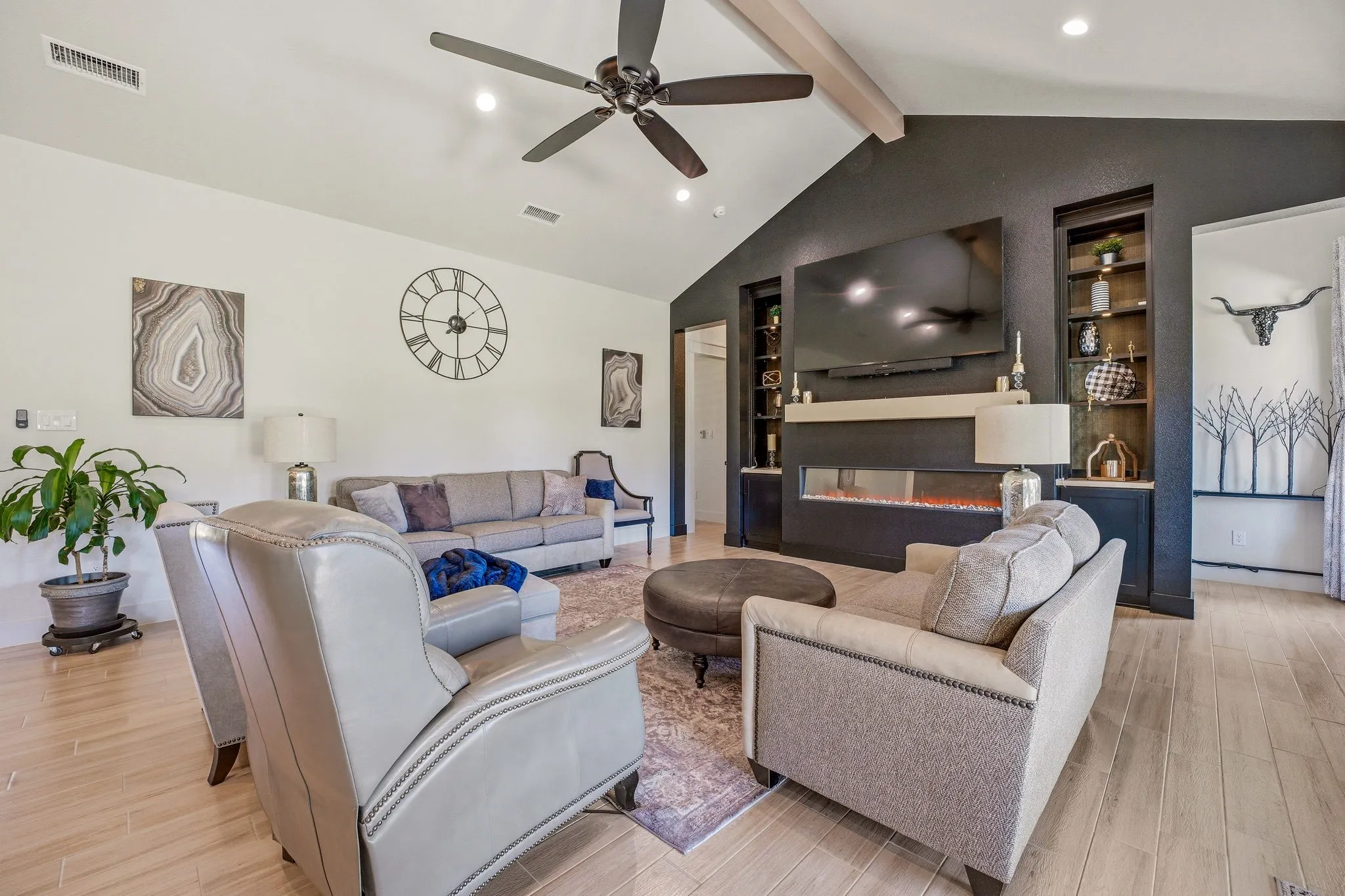 Single Family Residence For Sale in Parker County , 2016 Sonora Way, Poolville, Texas 76487, 3 Bedroom, 3 Bathroom, 3 Garage spaces, 2,550 Sqft, built in 2022, mls#21270869, Real Estate Agent in Poolville, Homes For Sale in Parker county, Homes For Sale in Poolville, Realtor in Poolville Texas, Real Estate Brokerage Independent Realty Texas, Luminita Cordes Realtor