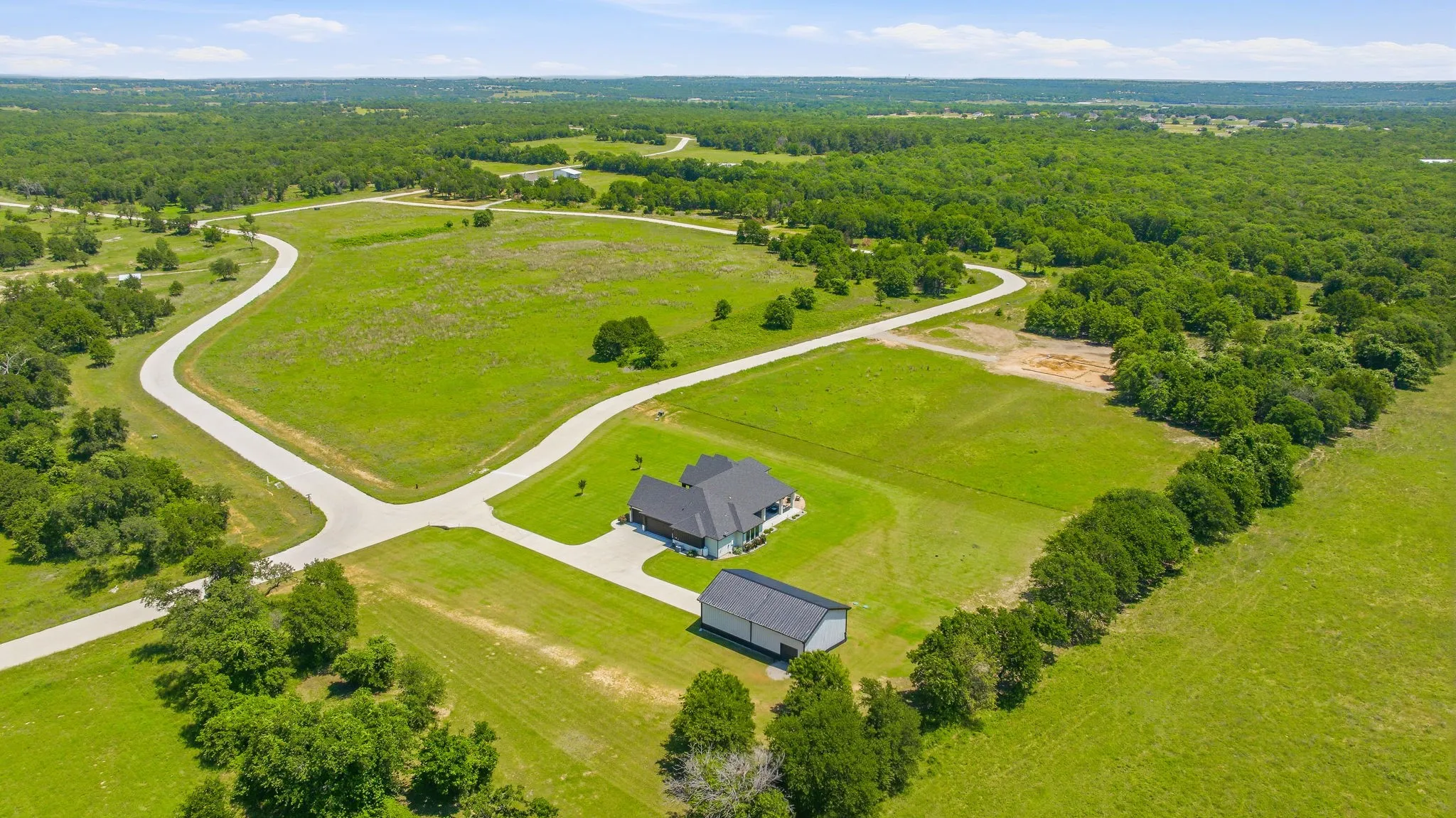 Single Family Residence For Sale in Parker County , 2016 Sonora Way, Poolville, Texas 76487, 3 Bedroom, 3 Bathroom, 3 Garage spaces, 2,550 Sqft, built in 2022, mls#21270869, Real Estate Agent in Poolville, Homes For Sale in Parker county, Homes For Sale in Poolville, Realtor in Poolville Texas, Real Estate Brokerage Independent Realty Texas, Luminita Cordes Realtor