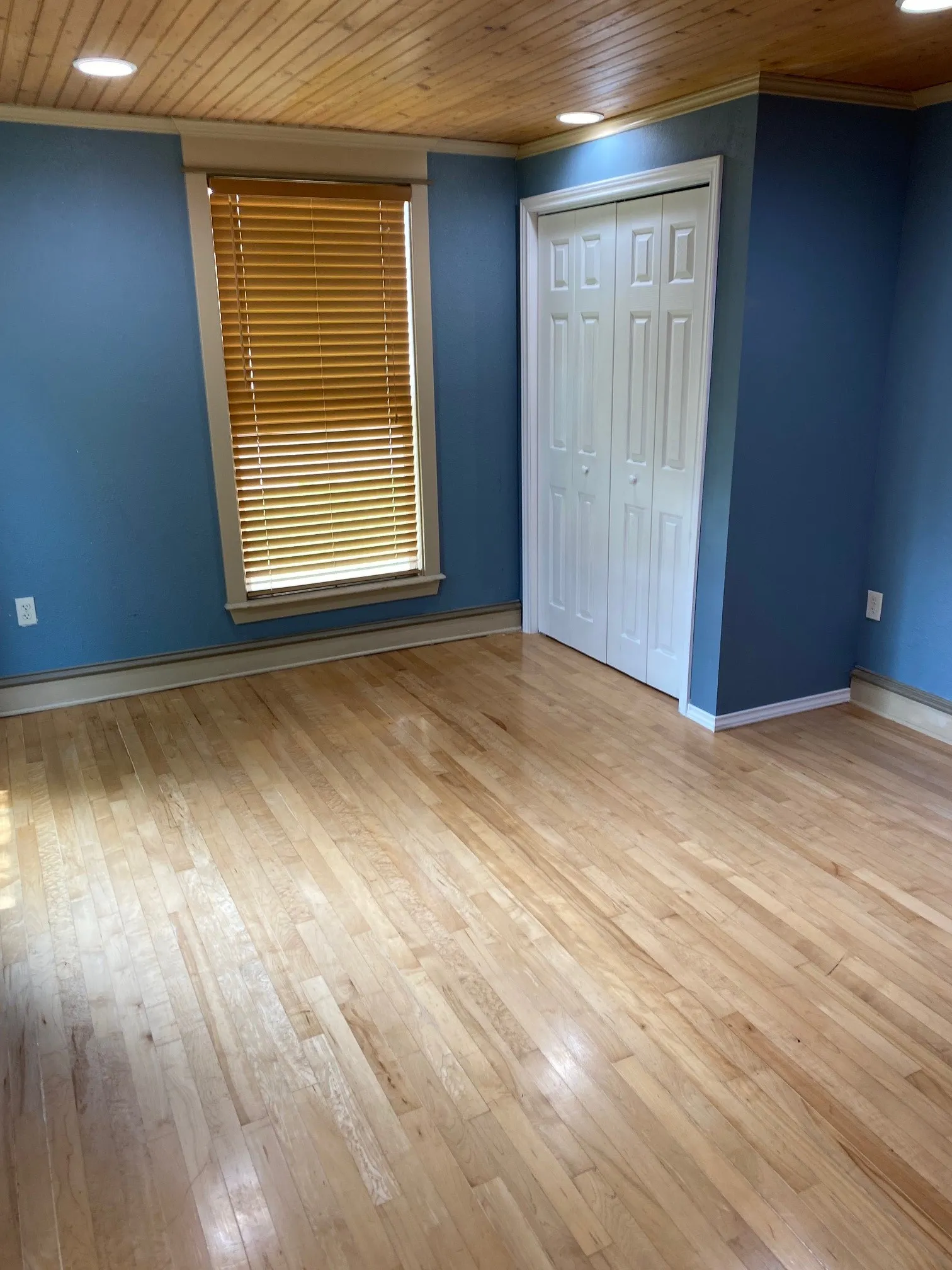 Front bedroom.
