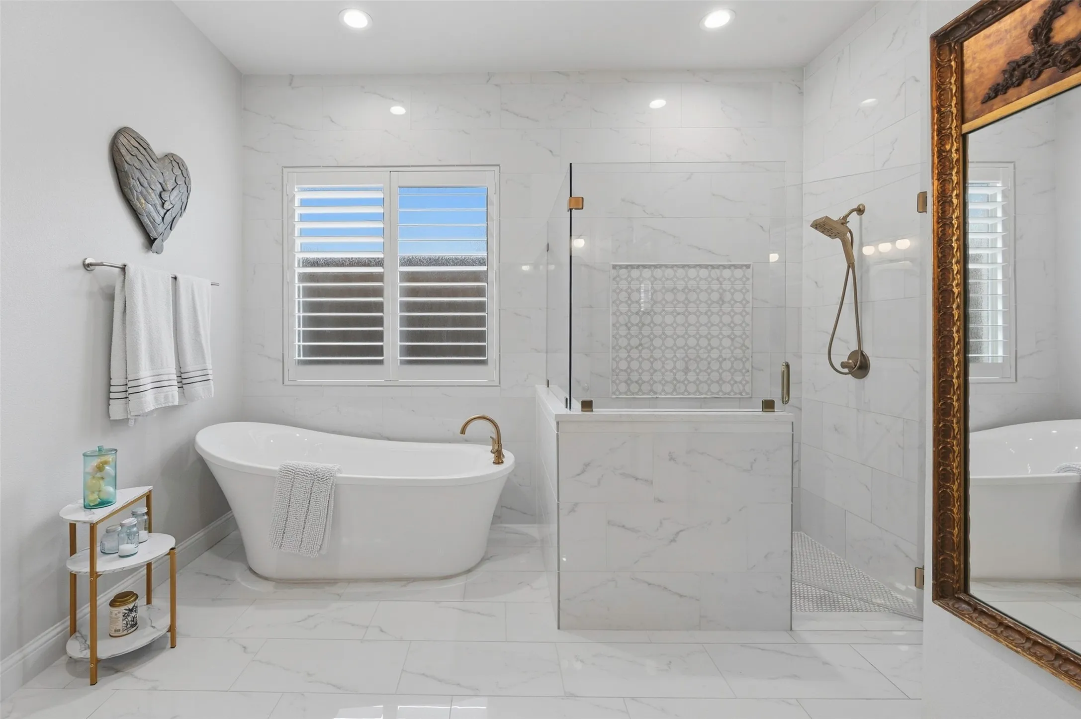 Single Family Residence For Sale in Tarrant County , 7613 Ira Drive, North Richland Hills, Texas 76182, 4 Bedroom, 5 Bathroom, 3 Garage spaces, 3,501 Sqft, built in 2020, mls#21270161, Real Estate Agent in North Richland Hills, Homes For Sale in Tarrant county, Homes For Sale in North Richland Hills, Realtor in North Richland Hills Texas, Real Estate Brokerage Independent Realty Texas, Luminita Cordes Realtor