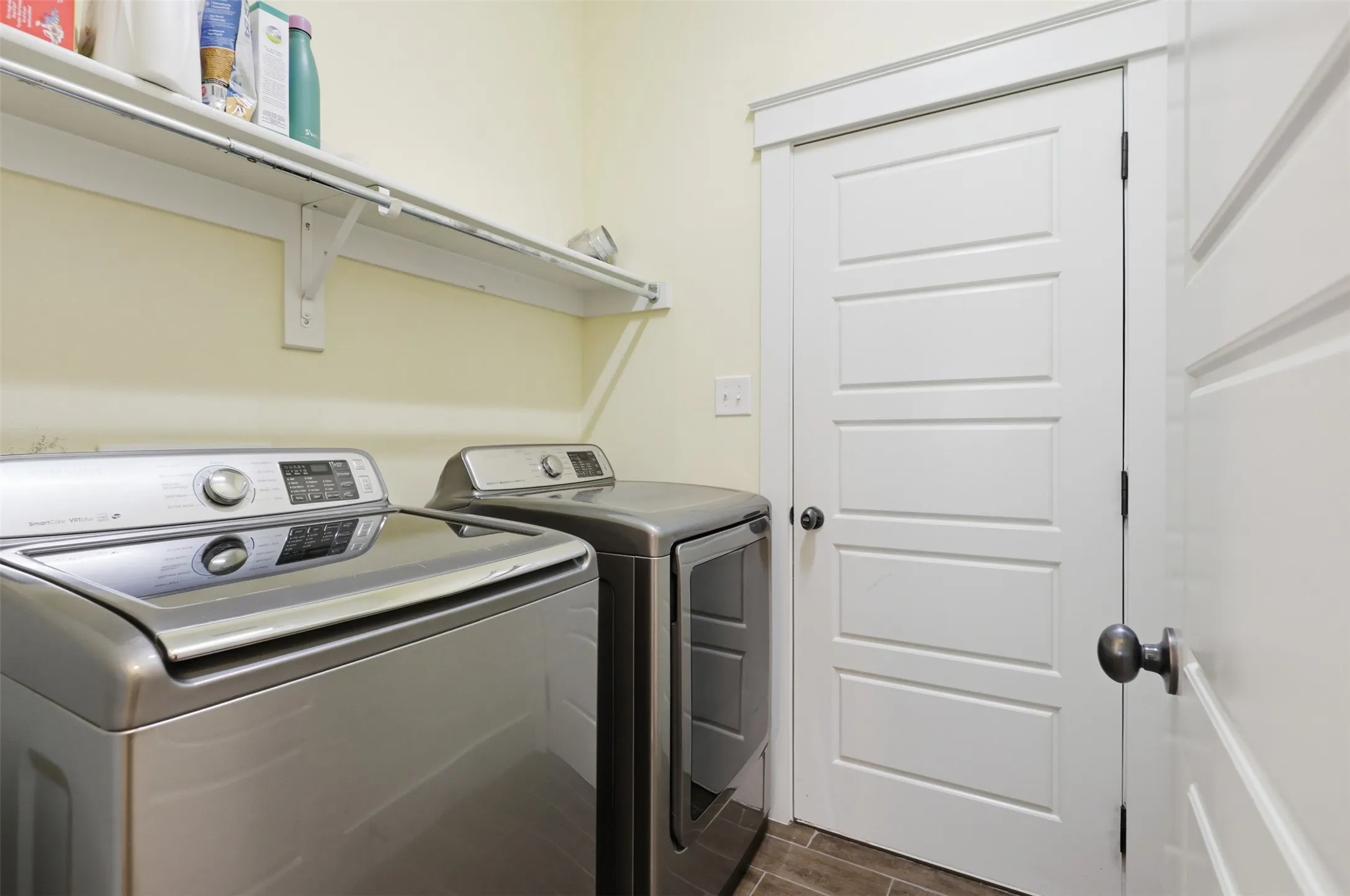 Single Family Residence For Sale in Collin County , 1204 Quisenberry Street, Mc Kinney, Texas 75069, 3 Bedroom, 3 Bathroom, 2 Garage spaces, 2,423 Sqft, built in 2013, mls#21269929, Real Estate Agent in Mc Kinney, Homes For Sale in Collin county, Homes For Sale in Mc Kinney, Realtor in Mc Kinney Texas, Real Estate Brokerage Independent Realty Texas, Luminita Cordes Realtor