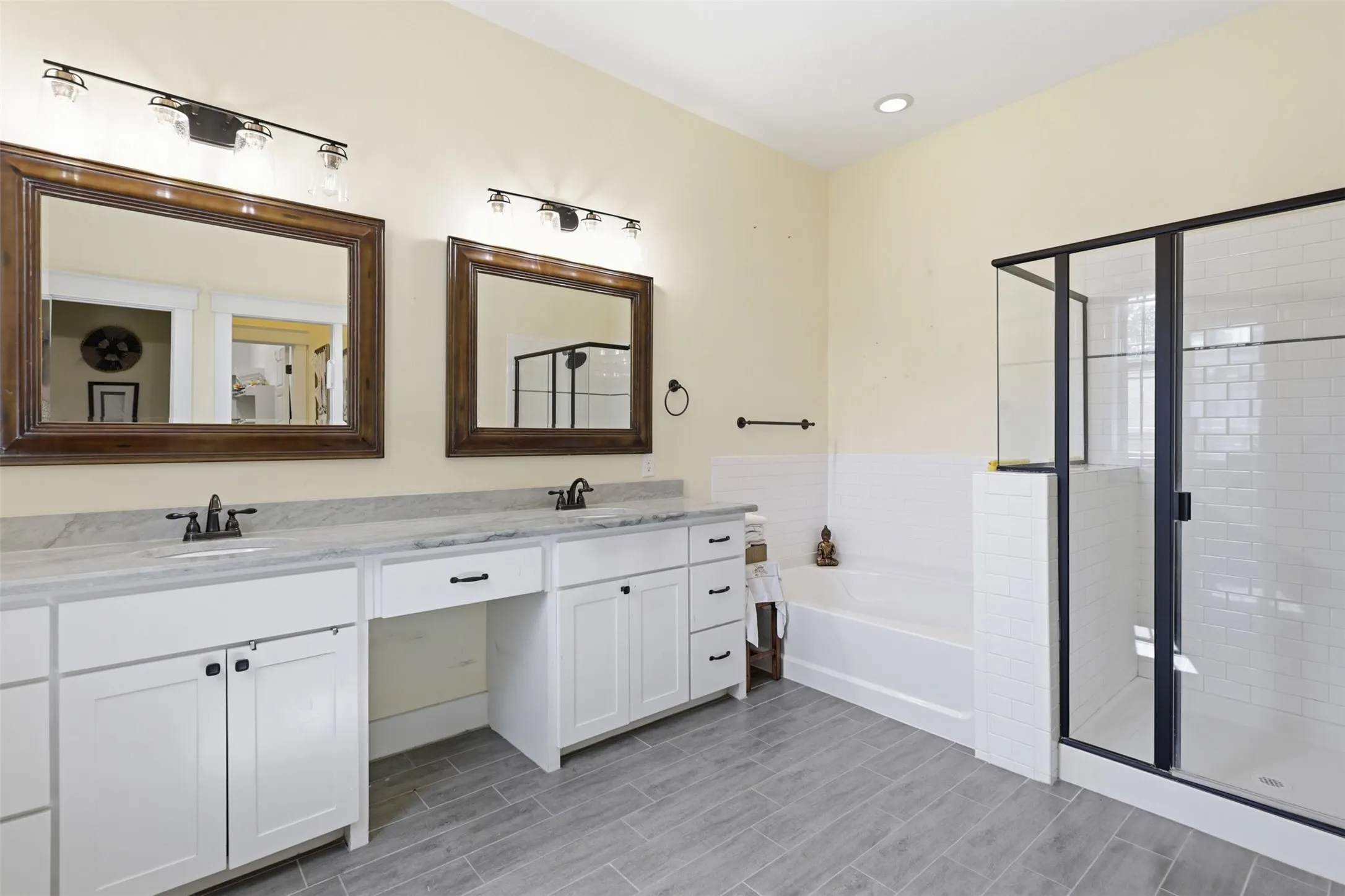 Single Family Residence For Sale in Collin County , 1204 Quisenberry Street, Mc Kinney, Texas 75069, 3 Bedroom, 3 Bathroom, 2 Garage spaces, 2,423 Sqft, built in 2013, mls#21269929, Real Estate Agent in Mc Kinney, Homes For Sale in Collin county, Homes For Sale in Mc Kinney, Realtor in Mc Kinney Texas, Real Estate Brokerage Independent Realty Texas, Luminita Cordes Realtor