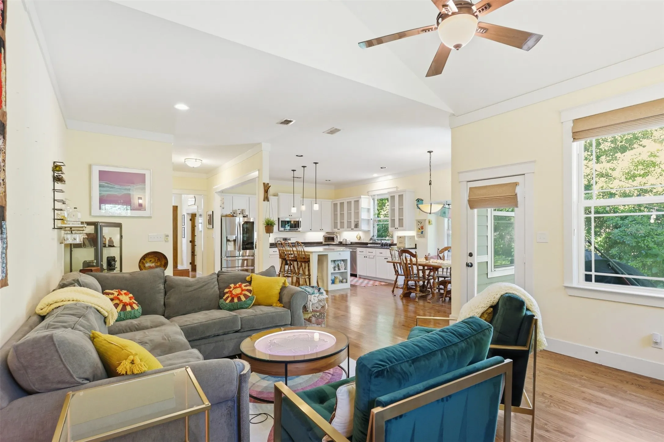 Single Family Residence For Sale in Collin County , 1204 Quisenberry Street, Mc Kinney, Texas 75069, 3 Bedroom, 3 Bathroom, 2 Garage spaces, 2,423 Sqft, built in 2013, mls#21269929, Real Estate Agent in Mc Kinney, Homes For Sale in Collin county, Homes For Sale in Mc Kinney, Realtor in Mc Kinney Texas, Real Estate Brokerage Independent Realty Texas, Luminita Cordes Realtor