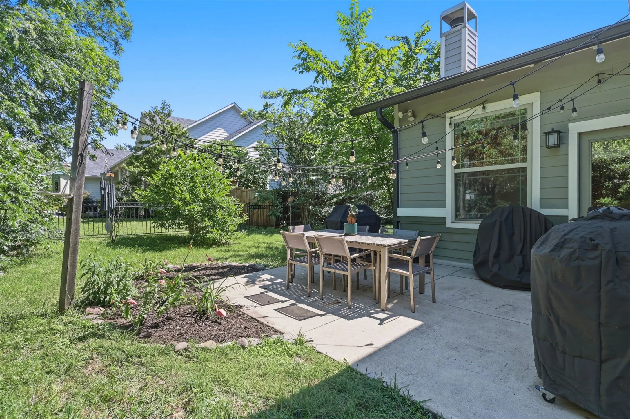 Single Family Residence For Sale in Collin County , 1204 Quisenberry Street, Mc Kinney, Texas 75069, 3 Bedroom, 3 Bathroom, 2 Garage spaces, 2,423 Sqft, built in 2013, mls#21269929, Real Estate Agent in Mc Kinney, Homes For Sale in Collin county, Homes For Sale in Mc Kinney, Realtor in Mc Kinney Texas, Real Estate Brokerage Independent Realty Texas, Luminita Cordes Realtor