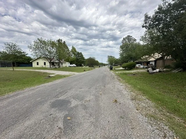 Single Family Residence For Sale in Grayson County , 419 W Pine, Whitewright, Texas 75491, 3 Bedrooms, 1 Bathroom, Garage spaces, 1,706 Sqft, built in 1900, Price $90,000, mls#21271395, Real Estate Agent in Whitewright, Homes For Sale in Grayson county, Homes For Sale in Whitewright, Realtor in Whitewright Texas, Real Estate Brokerage Independent Realty Texas, Luminita Cordes Realtor