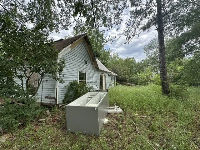 Single Family Residence For Sale in Grayson County , 419 W Pine, Whitewright, Texas 75491, 3 Bedrooms, 1 Bathroom, Garage spaces, 1,706 Sqft, built in 1900, Price $90,000, mls#21271395, Real Estate Agent in Whitewright, Homes For Sale in Grayson county, Homes For Sale in Whitewright, Realtor in Whitewright Texas, Real Estate Brokerage Independent Realty Texas, Luminita Cordes Realtor