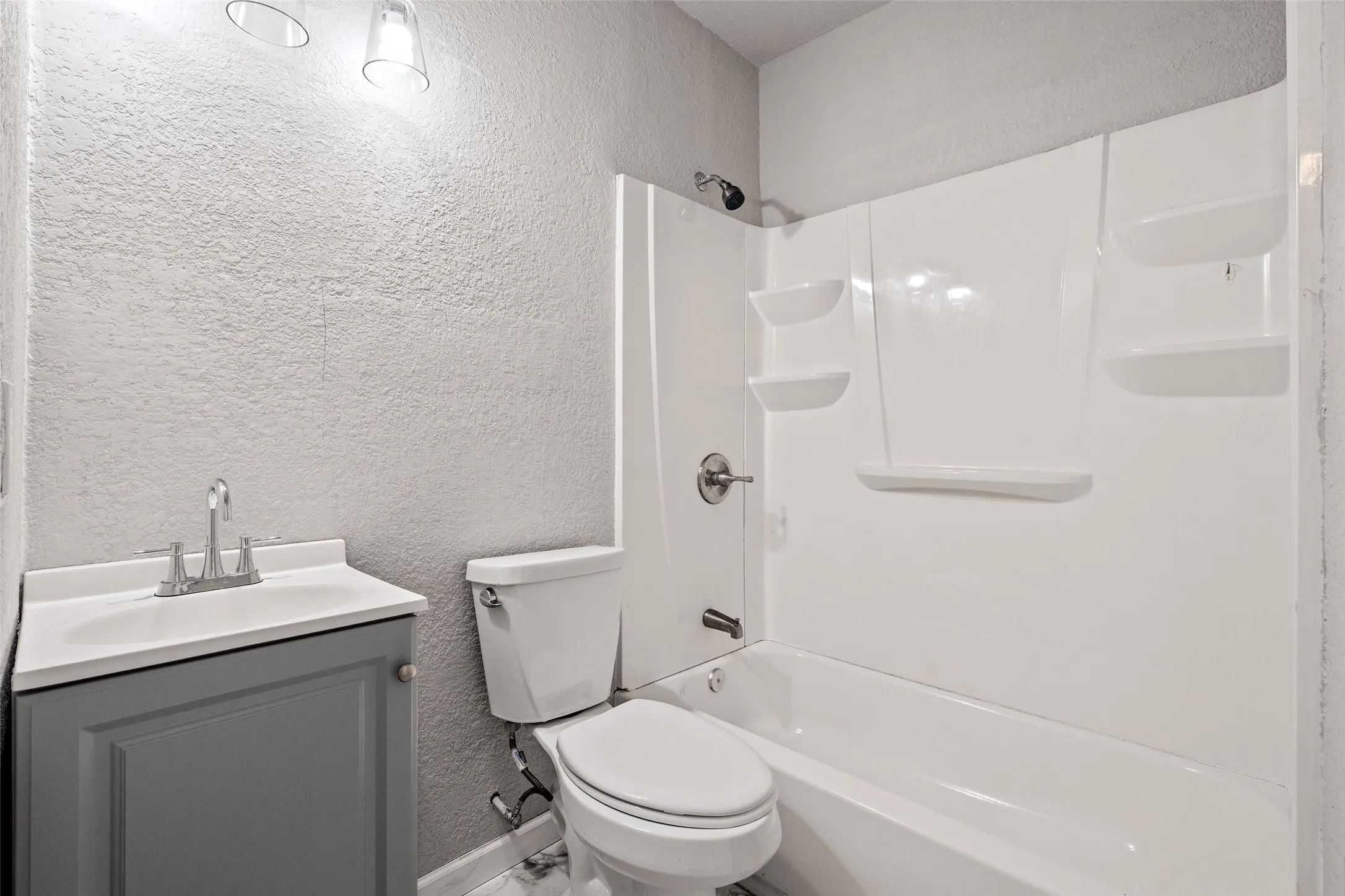 Single Family Residence For Sale in Dallas County , 948 Carom Way, Dallas, Texas 75217, 5 Bedroom, 3 Bathroom, 1 Garage spaces, 1,875 Sqft, built in 1985, Price $259,000, mls#21271371, Real Estate Agent in Dallas, Homes For Sale in Dallas county, Homes For Sale in Dallas, Realtor in Dallas Texas, Real Estate Brokerage Independent Realty Texas, Luminita Cordes Realtor