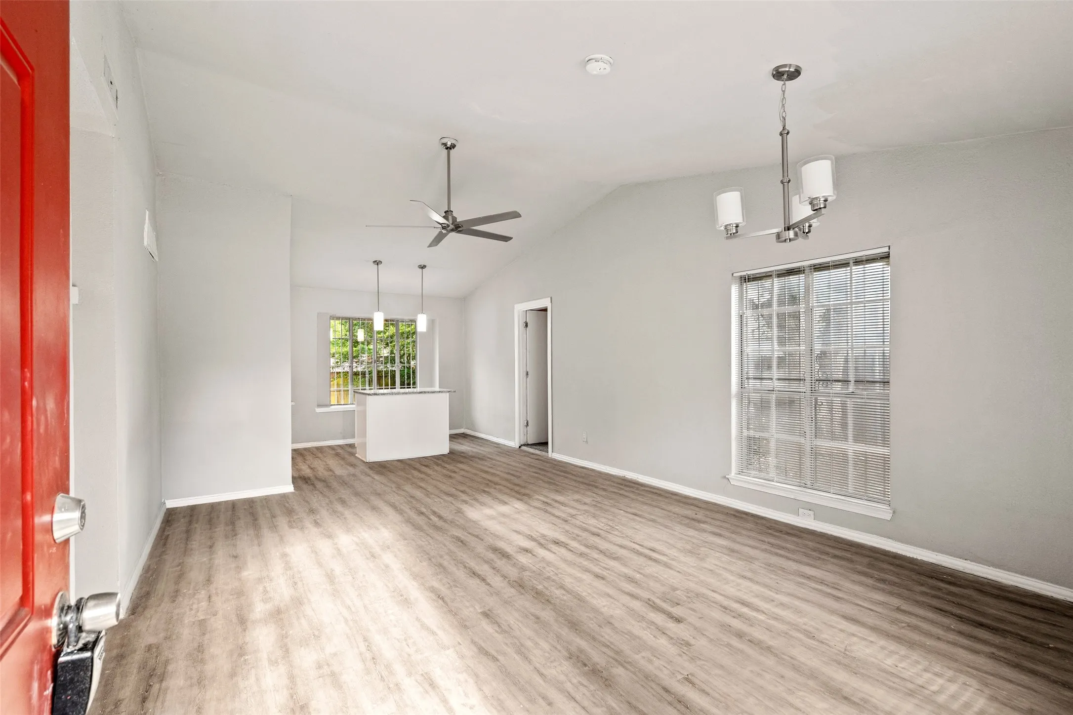 Single Family Residence For Sale in Dallas County , 948 Carom Way, Dallas, Texas 75217, 5 Bedroom, 3 Bathroom, 1 Garage spaces, 1,875 Sqft, built in 1985, Price $259,000, mls#21271371, Real Estate Agent in Dallas, Homes For Sale in Dallas county, Homes For Sale in Dallas, Realtor in Dallas Texas, Real Estate Brokerage Independent Realty Texas, Luminita Cordes Realtor
