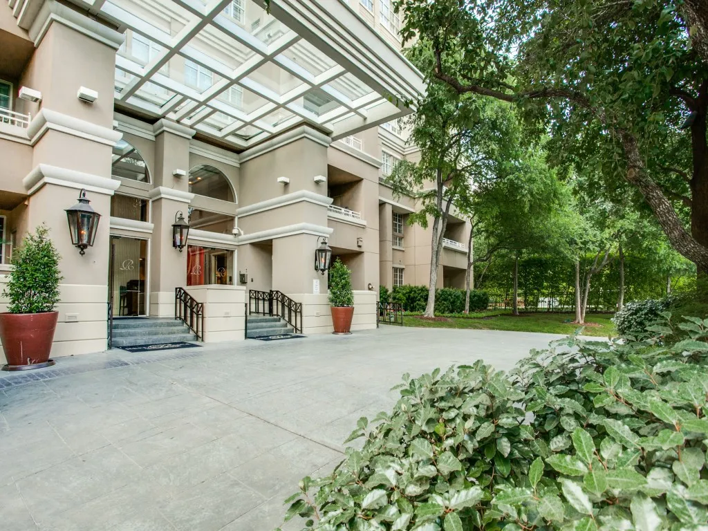 Condominium For Sale in Dallas County , 3225 Turtle Creek Boulevard 1649, Dallas, Texas 75219, 1 Bedroom, 1 Bathroom, 2 Garage spaces, 1,033 Sqft, built in 1998, mls#21259223, Real Estate Agent in Dallas, Homes For Sale in Dallas county, Homes For Sale in Dallas, Realtor in Dallas Texas, Real Estate Brokerage Independent Realty Texas, Luminita Cordes Realtor