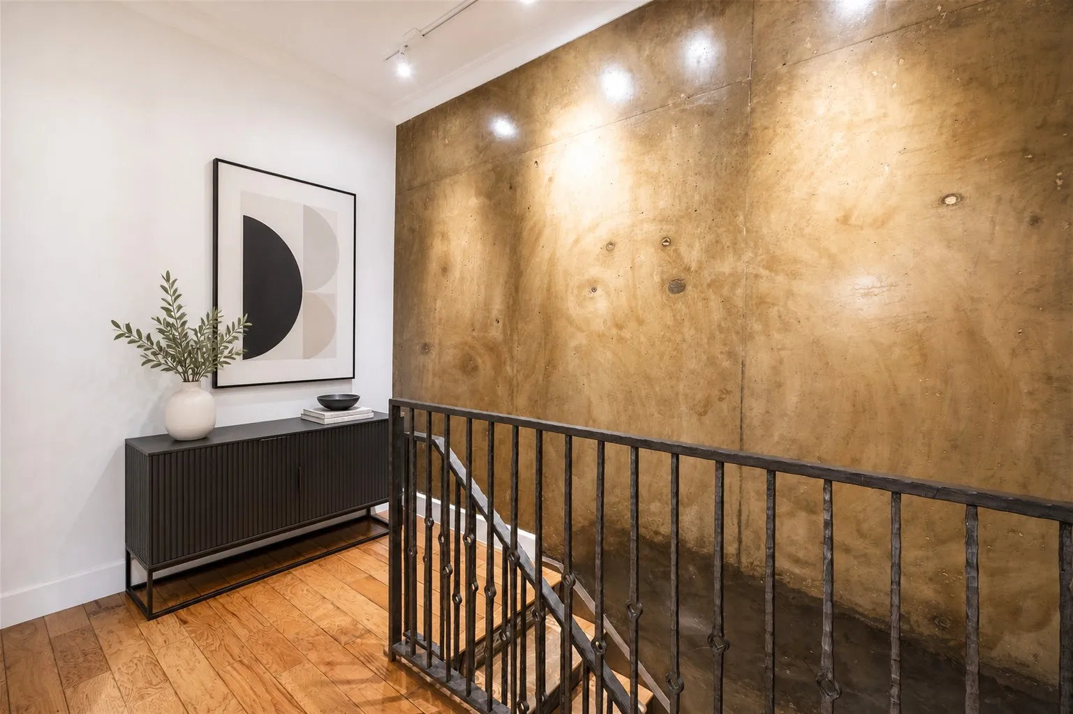 Condominium For Sale in Dallas County , 3225 Turtle Creek Boulevard 1649, Dallas, Texas 75219, 1 Bedroom, 1 Bathroom, 2 Garage spaces, 1,033 Sqft, built in 1998, mls#21259223, Real Estate Agent in Dallas, Homes For Sale in Dallas county, Homes For Sale in Dallas, Realtor in Dallas Texas, Real Estate Brokerage Independent Realty Texas, Luminita Cordes Realtor