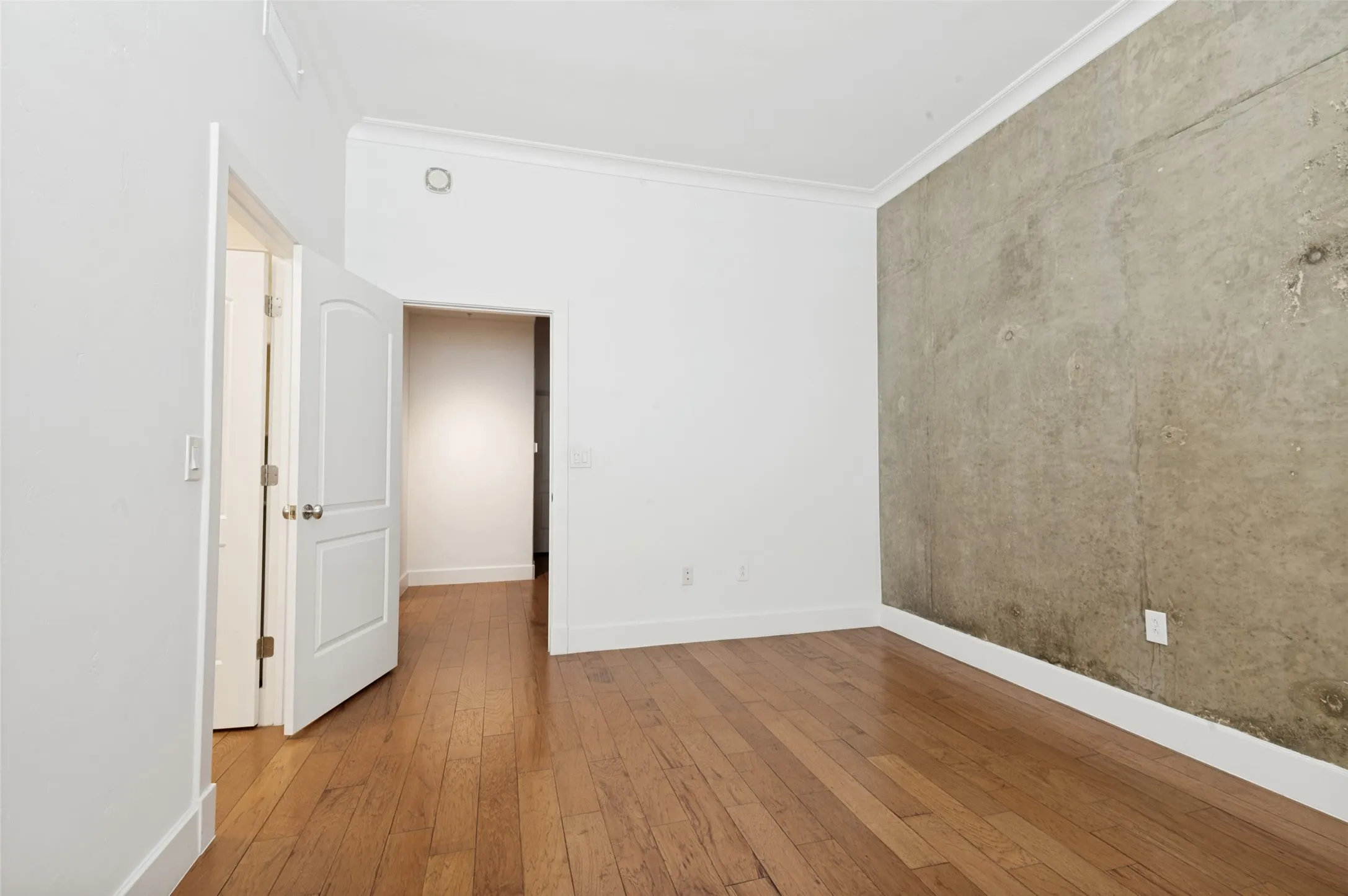 Condominium For Sale in Dallas County , 3225 Turtle Creek Boulevard 1649, Dallas, Texas 75219, 1 Bedroom, 1 Bathroom, 2 Garage spaces, 1,033 Sqft, built in 1998, mls#21259223, Real Estate Agent in Dallas, Homes For Sale in Dallas county, Homes For Sale in Dallas, Realtor in Dallas Texas, Real Estate Brokerage Independent Realty Texas, Luminita Cordes Realtor