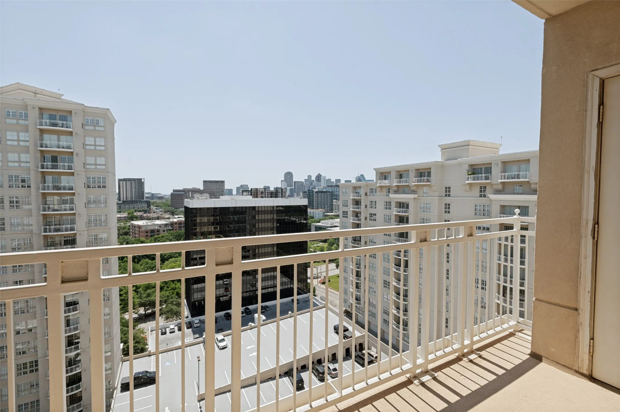 Condominium For Sale in Dallas County , 3225 Turtle Creek Boulevard 1649, Dallas, Texas 75219, 1 Bedroom, 1 Bathroom, 2 Garage spaces, 1,033 Sqft, built in 1998, mls#21259223, Real Estate Agent in Dallas, Homes For Sale in Dallas county, Homes For Sale in Dallas, Realtor in Dallas Texas, Real Estate Brokerage Independent Realty Texas, Luminita Cordes Realtor