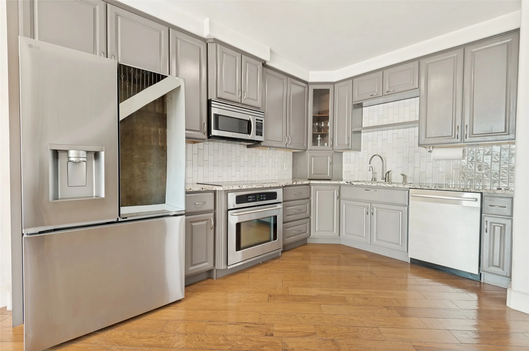 Condominium For Sale in Dallas County , 3225 Turtle Creek Boulevard 1649, Dallas, Texas 75219, 1 Bedroom, 1 Bathroom, 2 Garage spaces, 1,033 Sqft, built in 1998, mls#21259223, Real Estate Agent in Dallas, Homes For Sale in Dallas county, Homes For Sale in Dallas, Realtor in Dallas Texas, Real Estate Brokerage Independent Realty Texas, Luminita Cordes Realtor