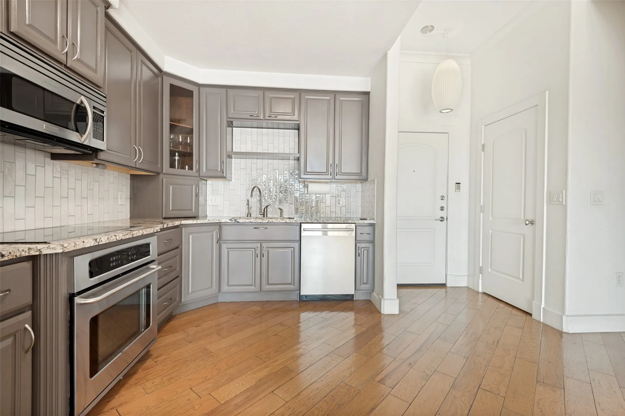 Condominium For Sale in Dallas County , 3225 Turtle Creek Boulevard 1649, Dallas, Texas 75219, 1 Bedroom, 1 Bathroom, 2 Garage spaces, 1,033 Sqft, built in 1998, mls#21259223, Real Estate Agent in Dallas, Homes For Sale in Dallas county, Homes For Sale in Dallas, Realtor in Dallas Texas, Real Estate Brokerage Independent Realty Texas, Luminita Cordes Realtor