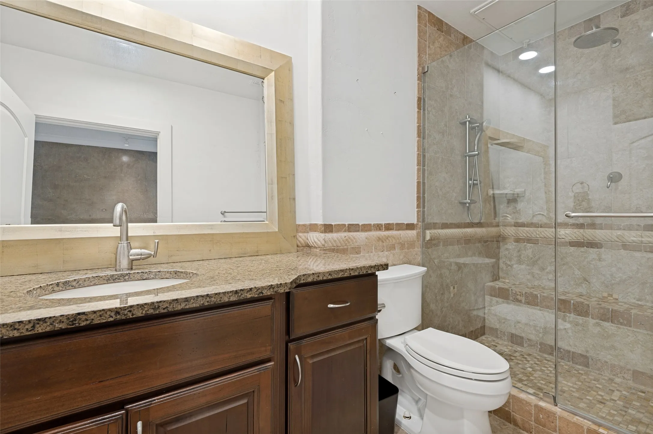 Condominium For Sale in Dallas County , 3225 Turtle Creek Boulevard 1649, Dallas, Texas 75219, 1 Bedroom, 1 Bathroom, 2 Garage spaces, 1,033 Sqft, built in 1998, mls#21259223, Real Estate Agent in Dallas, Homes For Sale in Dallas county, Homes For Sale in Dallas, Realtor in Dallas Texas, Real Estate Brokerage Independent Realty Texas, Luminita Cordes Realtor