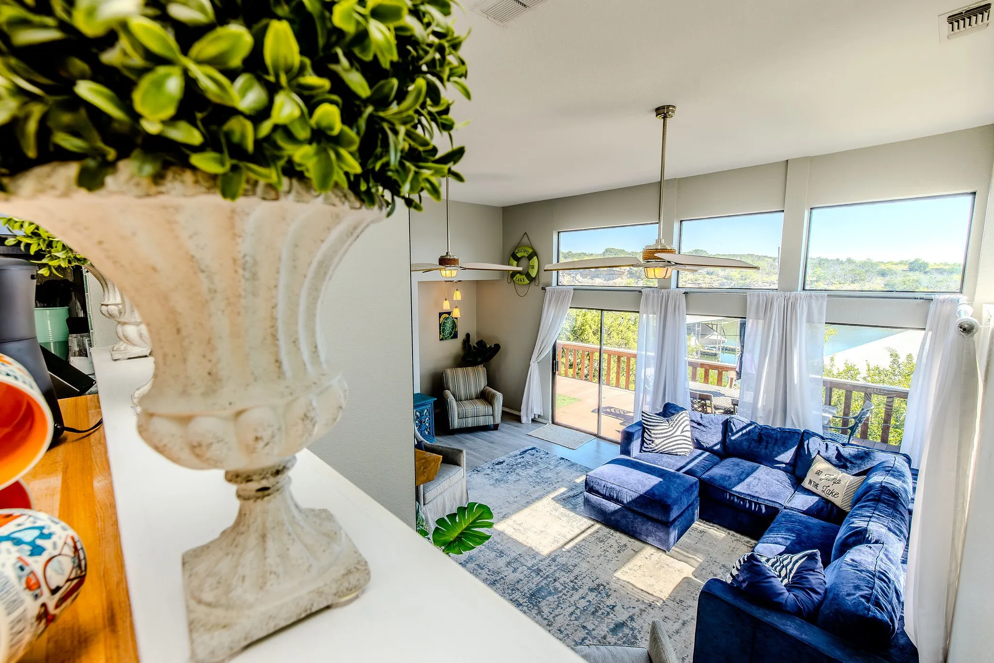 Kitchen overlook to living room