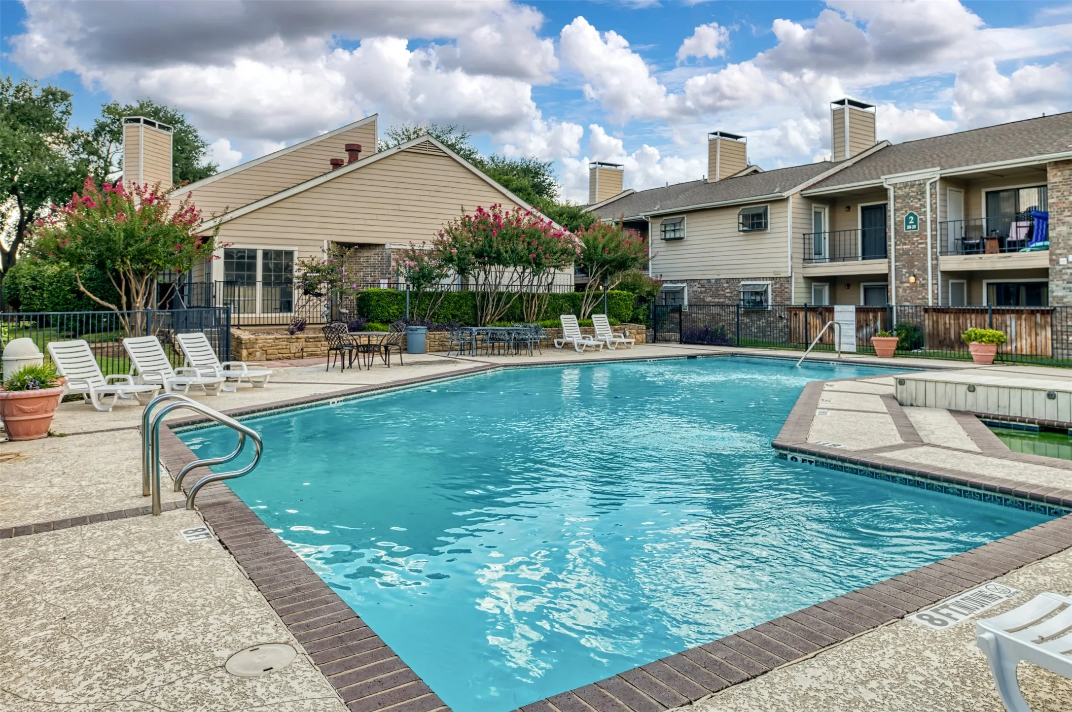 Condominium For Sale in Collin County , 4748 Old Bent Tree Lane 1601, Dallas, Texas 75287, 1 Bedroom, 2 Bathroom, Garage spaces, 889 Sqft, built in 1985, mls#21271212, Real Estate Agent in Dallas, Homes For Sale in Collin county, Homes For Sale in Dallas, Realtor in Dallas Texas, Real Estate Brokerage Independent Realty Texas, Luminita Cordes Realtor