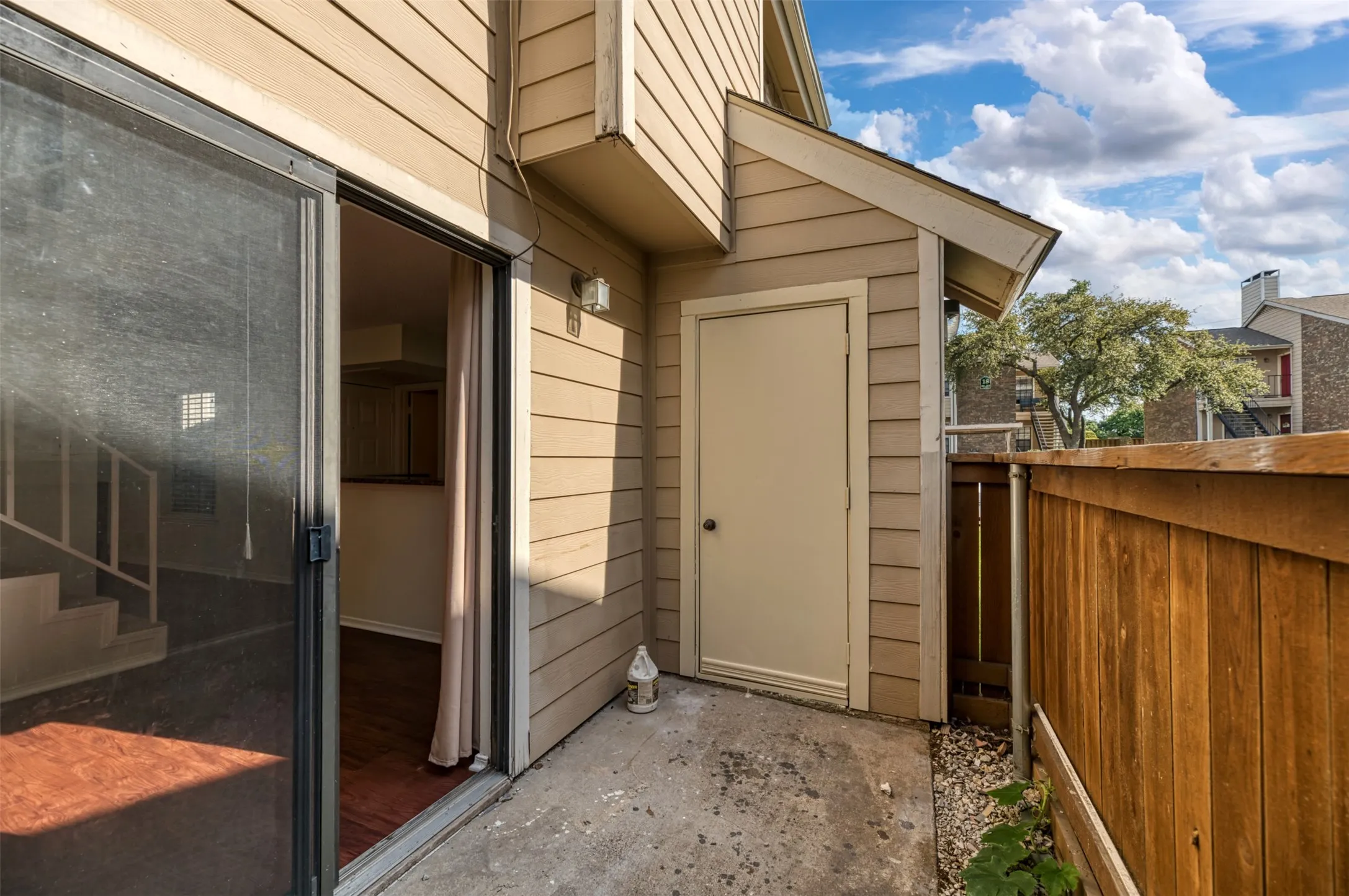 Condominium For Sale in Collin County , 4748 Old Bent Tree Lane 1601, Dallas, Texas 75287, 1 Bedroom, 2 Bathroom, Garage spaces, 889 Sqft, built in 1985, mls#21271212, Real Estate Agent in Dallas, Homes For Sale in Collin county, Homes For Sale in Dallas, Realtor in Dallas Texas, Real Estate Brokerage Independent Realty Texas, Luminita Cordes Realtor