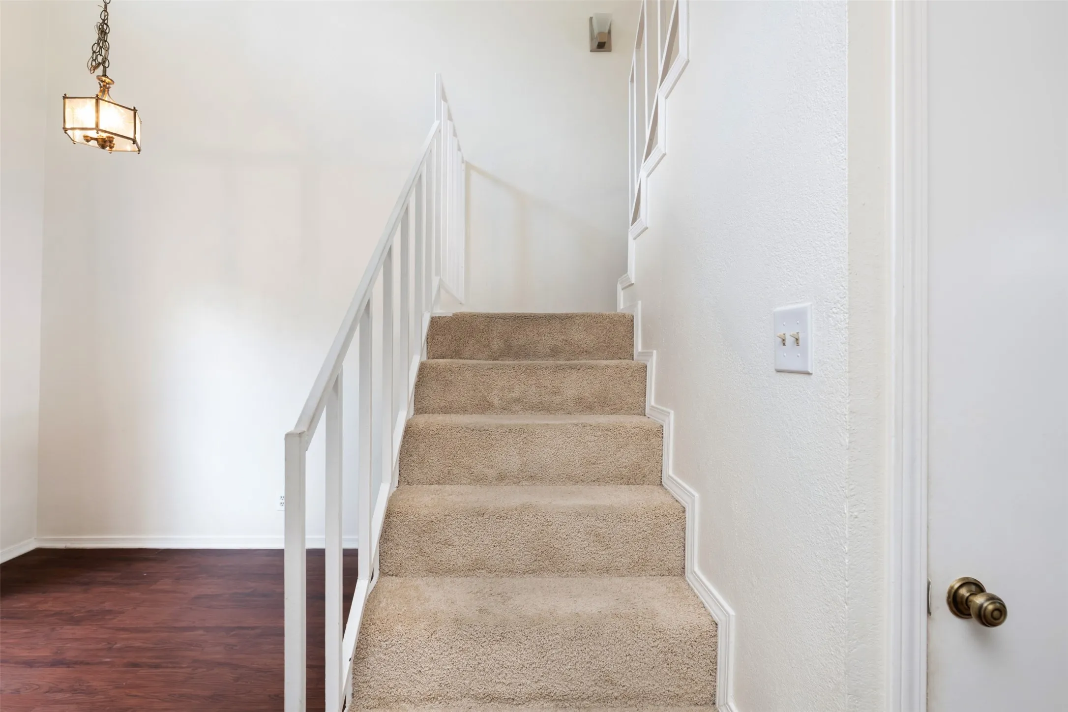 Condominium For Sale in Collin County , 4748 Old Bent Tree Lane 1601, Dallas, Texas 75287, 1 Bedroom, 2 Bathroom, Garage spaces, 889 Sqft, built in 1985, mls#21271212, Real Estate Agent in Dallas, Homes For Sale in Collin county, Homes For Sale in Dallas, Realtor in Dallas Texas, Real Estate Brokerage Independent Realty Texas, Luminita Cordes Realtor