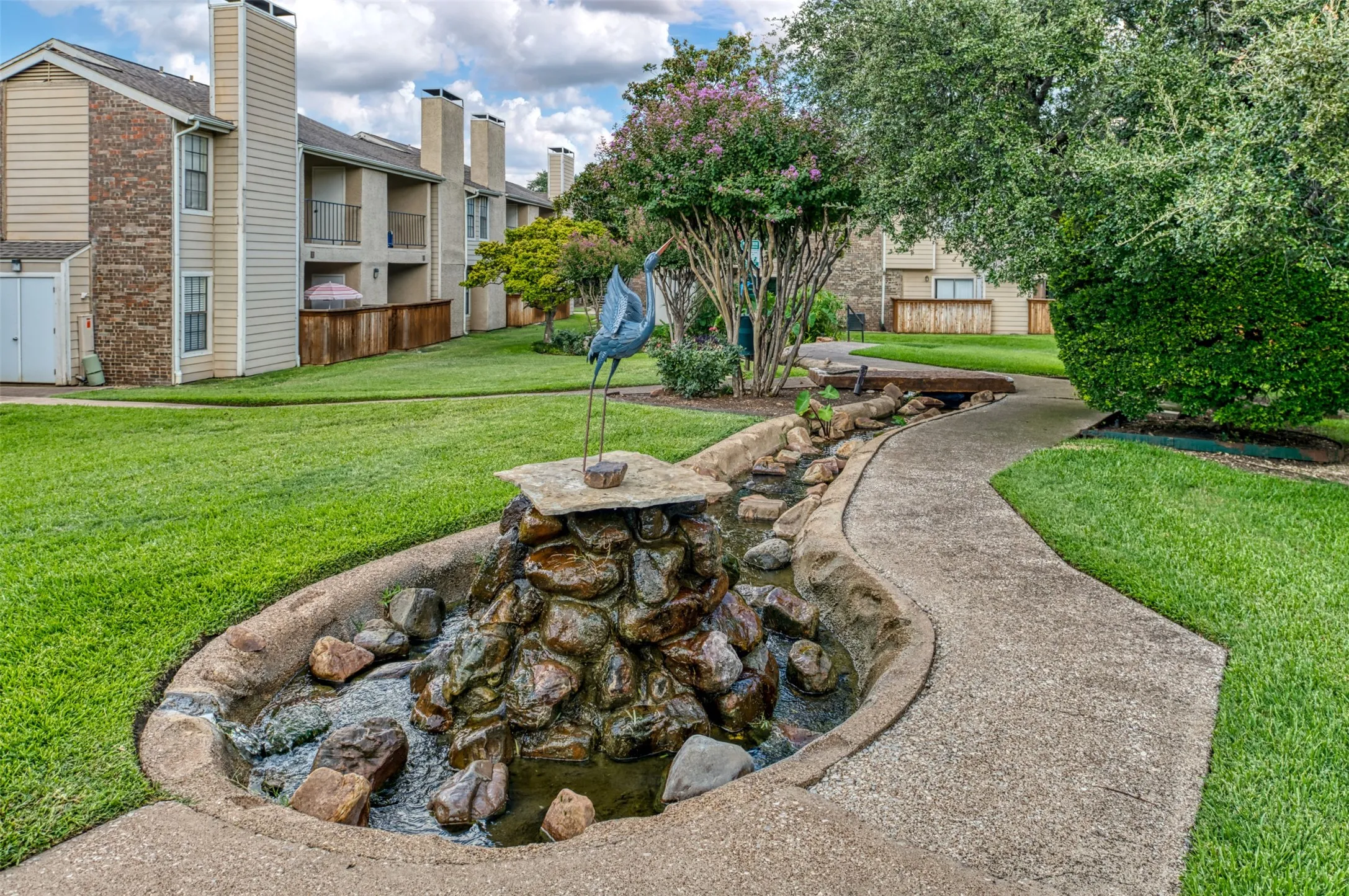 Condominium For Sale in Collin County , 4748 Old Bent Tree Lane 1601, Dallas, Texas 75287, 1 Bedroom, 2 Bathroom, Garage spaces, 889 Sqft, built in 1985, mls#21271212, Real Estate Agent in Dallas, Homes For Sale in Collin county, Homes For Sale in Dallas, Realtor in Dallas Texas, Real Estate Brokerage Independent Realty Texas, Luminita Cordes Realtor