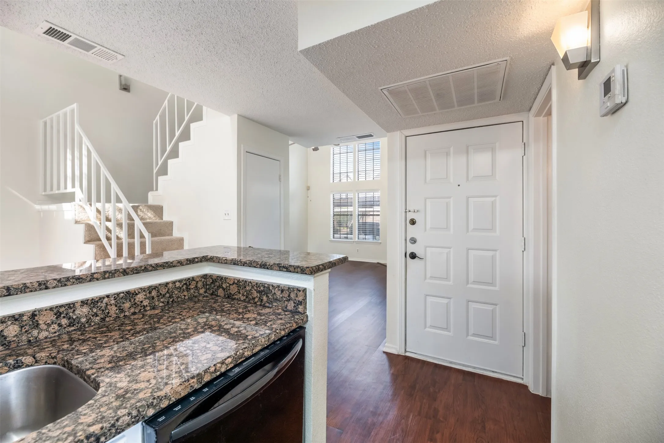 Condominium For Sale in Collin County , 4748 Old Bent Tree Lane 1601, Dallas, Texas 75287, 1 Bedroom, 2 Bathroom, Garage spaces, 889 Sqft, built in 1985, mls#21271212, Real Estate Agent in Dallas, Homes For Sale in Collin county, Homes For Sale in Dallas, Realtor in Dallas Texas, Real Estate Brokerage Independent Realty Texas, Luminita Cordes Realtor