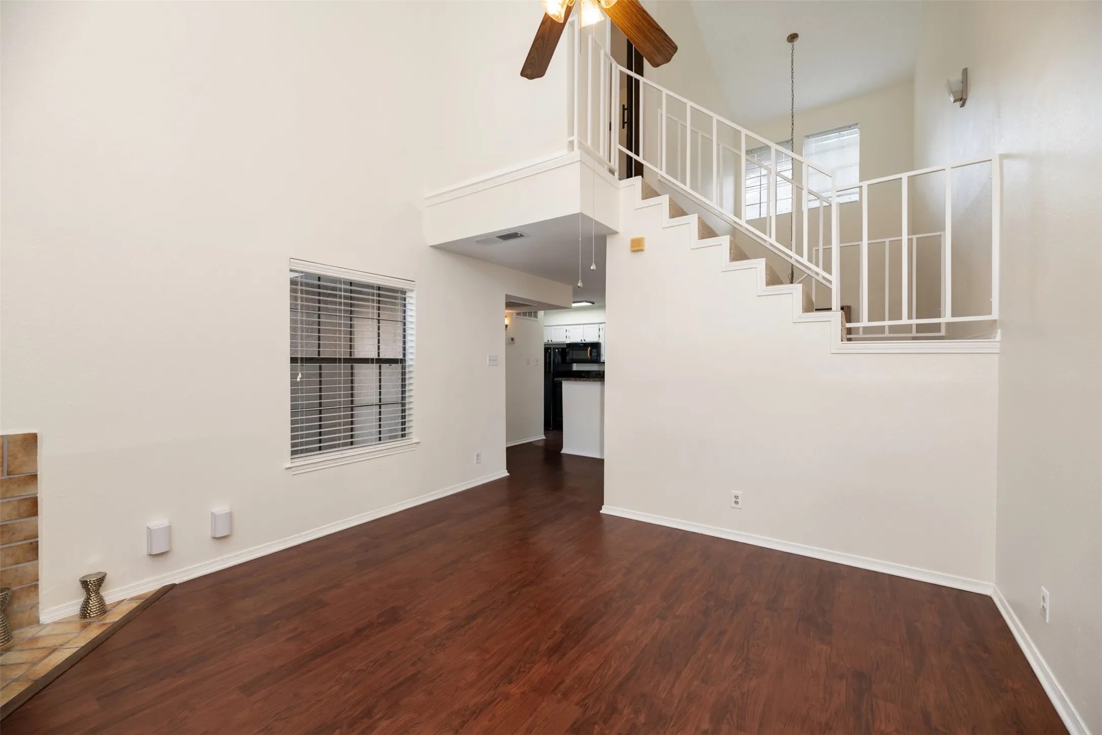 Condominium For Sale in Collin County , 4748 Old Bent Tree Lane 1601, Dallas, Texas 75287, 1 Bedroom, 2 Bathroom, Garage spaces, 889 Sqft, built in 1985, mls#21271212, Real Estate Agent in Dallas, Homes For Sale in Collin county, Homes For Sale in Dallas, Realtor in Dallas Texas, Real Estate Brokerage Independent Realty Texas, Luminita Cordes Realtor