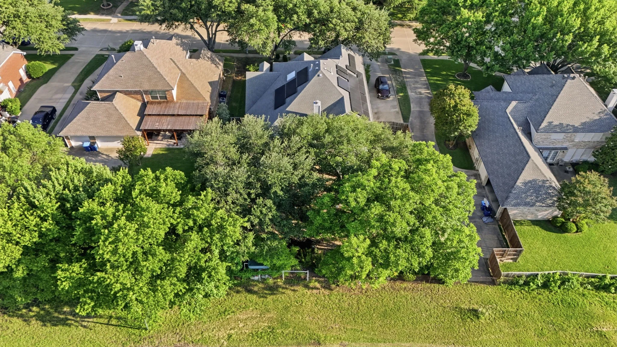 Single Family Residence For Sale in Dallas County , 1905 Lakeway Drive, Rowlett, Texas 75088, 4 Bedroom, 3 Bathroom, 2 Garage spaces, 3,473 Sqft, built in 1997, mls#21269890, Real Estate Agent in Rowlett, Homes For Sale in Dallas county, Homes For Sale in Rowlett, Realtor in Rowlett Texas, Real Estate Brokerage Independent Realty Texas, Luminita Cordes Realtor