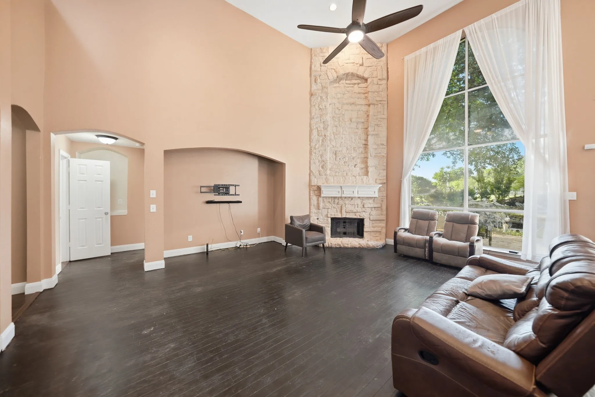 Single Family Residence For Sale in Dallas County , 1905 Lakeway Drive, Rowlett, Texas 75088, 4 Bedroom, 3 Bathroom, 2 Garage spaces, 3,473 Sqft, built in 1997, mls#21269890, Real Estate Agent in Rowlett, Homes For Sale in Dallas county, Homes For Sale in Rowlett, Realtor in Rowlett Texas, Real Estate Brokerage Independent Realty Texas, Luminita Cordes Realtor