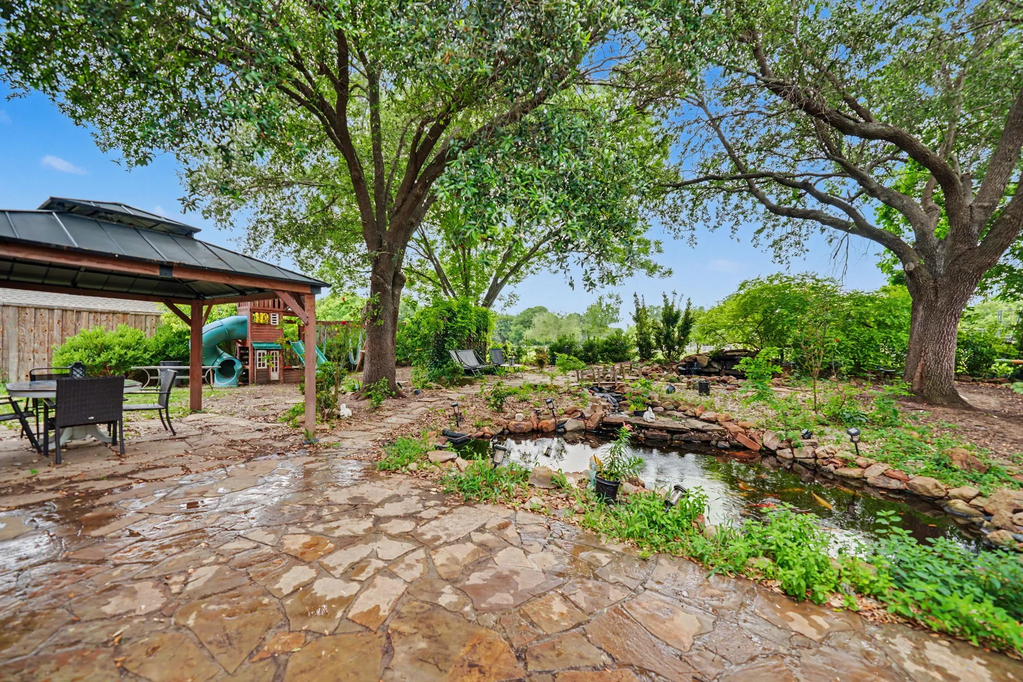 Single Family Residence For Sale in Dallas County , 1905 Lakeway Drive, Rowlett, Texas 75088, 4 Bedroom, 3 Bathroom, 2 Garage spaces, 3,473 Sqft, built in 1997, mls#21269890, Real Estate Agent in Rowlett, Homes For Sale in Dallas county, Homes For Sale in Rowlett, Realtor in Rowlett Texas, Real Estate Brokerage Independent Realty Texas, Luminita Cordes Realtor