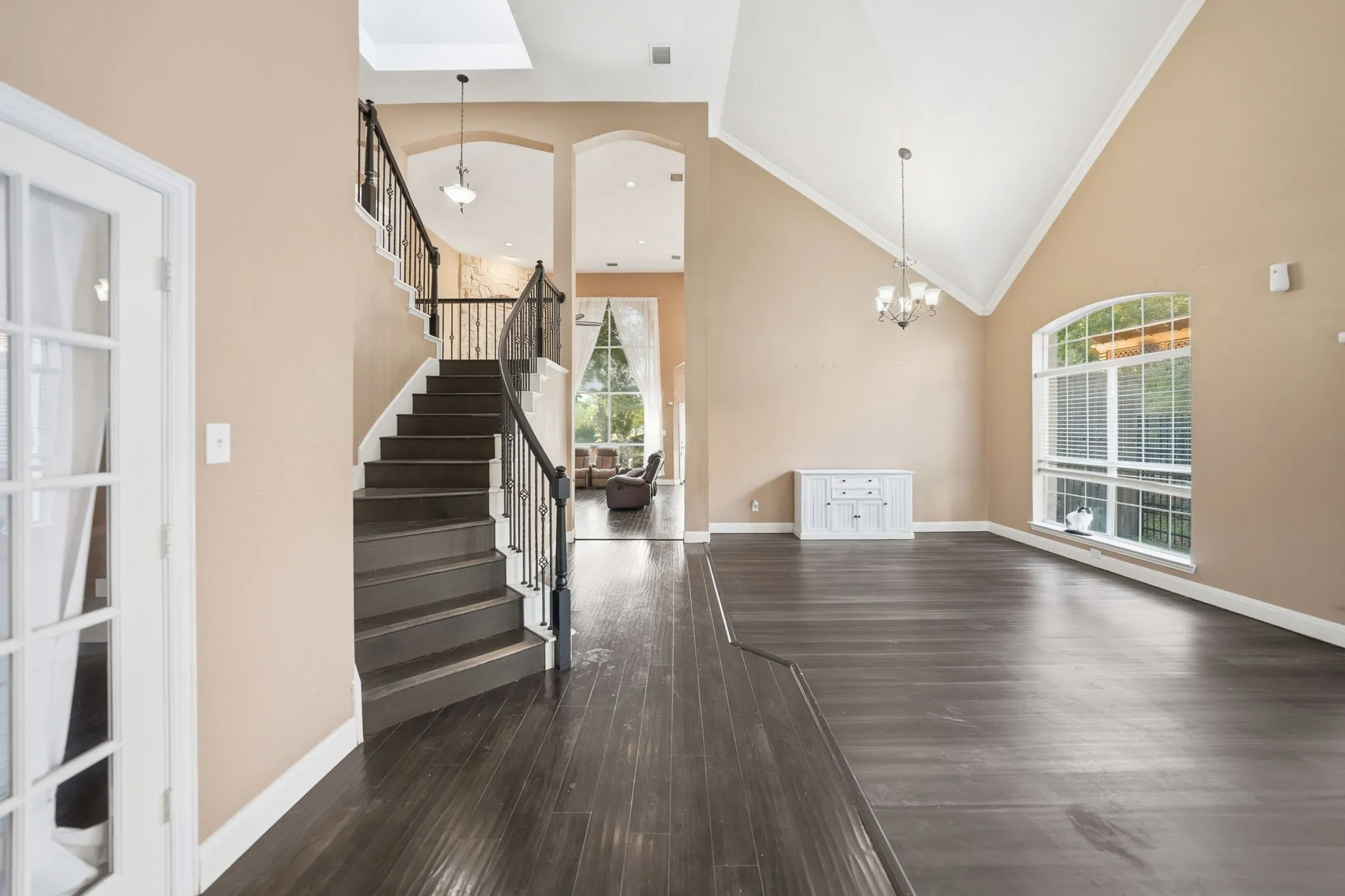 Single Family Residence For Sale in Dallas County , 1905 Lakeway Drive, Rowlett, Texas 75088, 4 Bedroom, 3 Bathroom, 2 Garage spaces, 3,473 Sqft, built in 1997, mls#21269890, Real Estate Agent in Rowlett, Homes For Sale in Dallas county, Homes For Sale in Rowlett, Realtor in Rowlett Texas, Real Estate Brokerage Independent Realty Texas, Luminita Cordes Realtor