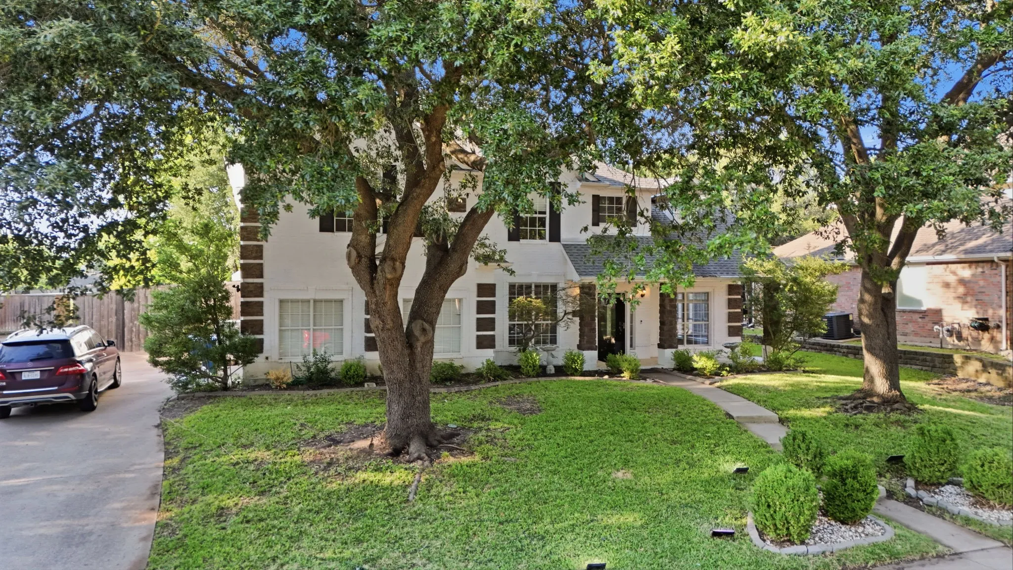Single Family Residence For Sale in Dallas County , 1905 Lakeway Drive, Rowlett, Texas 75088, 4 Bedroom, 3 Bathroom, 2 Garage spaces, 3,473 Sqft, built in 1997, mls#21269890, Real Estate Agent in Rowlett, Homes For Sale in Dallas county, Homes For Sale in Rowlett, Realtor in Rowlett Texas, Real Estate Brokerage Independent Realty Texas, Luminita Cordes Realtor