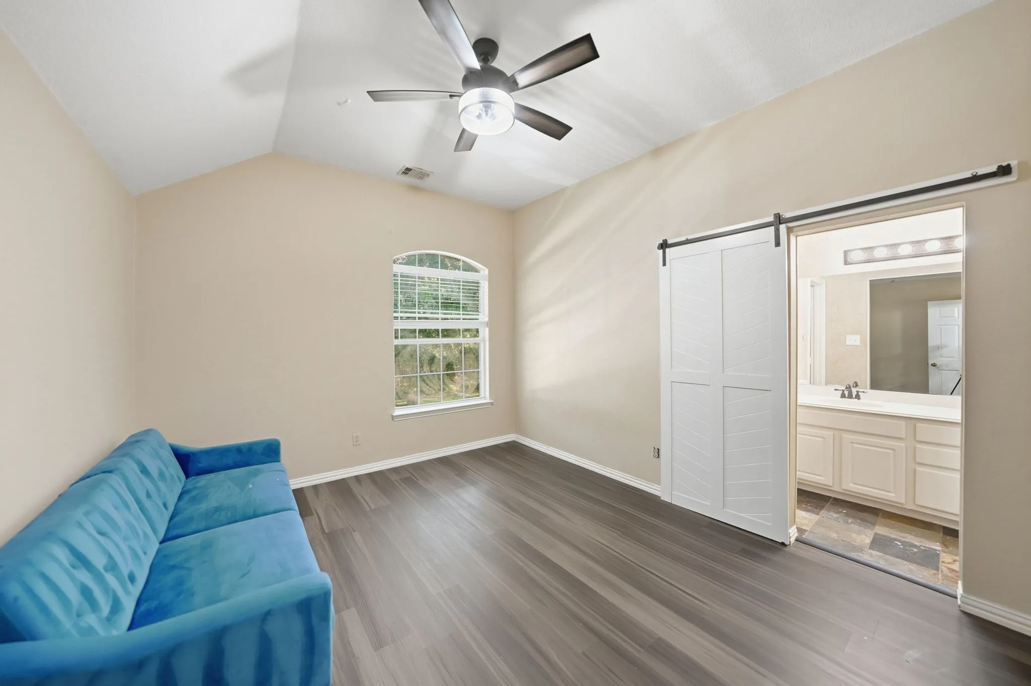 Single Family Residence For Sale in Dallas County , 1905 Lakeway Drive, Rowlett, Texas 75088, 4 Bedroom, 3 Bathroom, 2 Garage spaces, 3,473 Sqft, built in 1997, mls#21269890, Real Estate Agent in Rowlett, Homes For Sale in Dallas county, Homes For Sale in Rowlett, Realtor in Rowlett Texas, Real Estate Brokerage Independent Realty Texas, Luminita Cordes Realtor