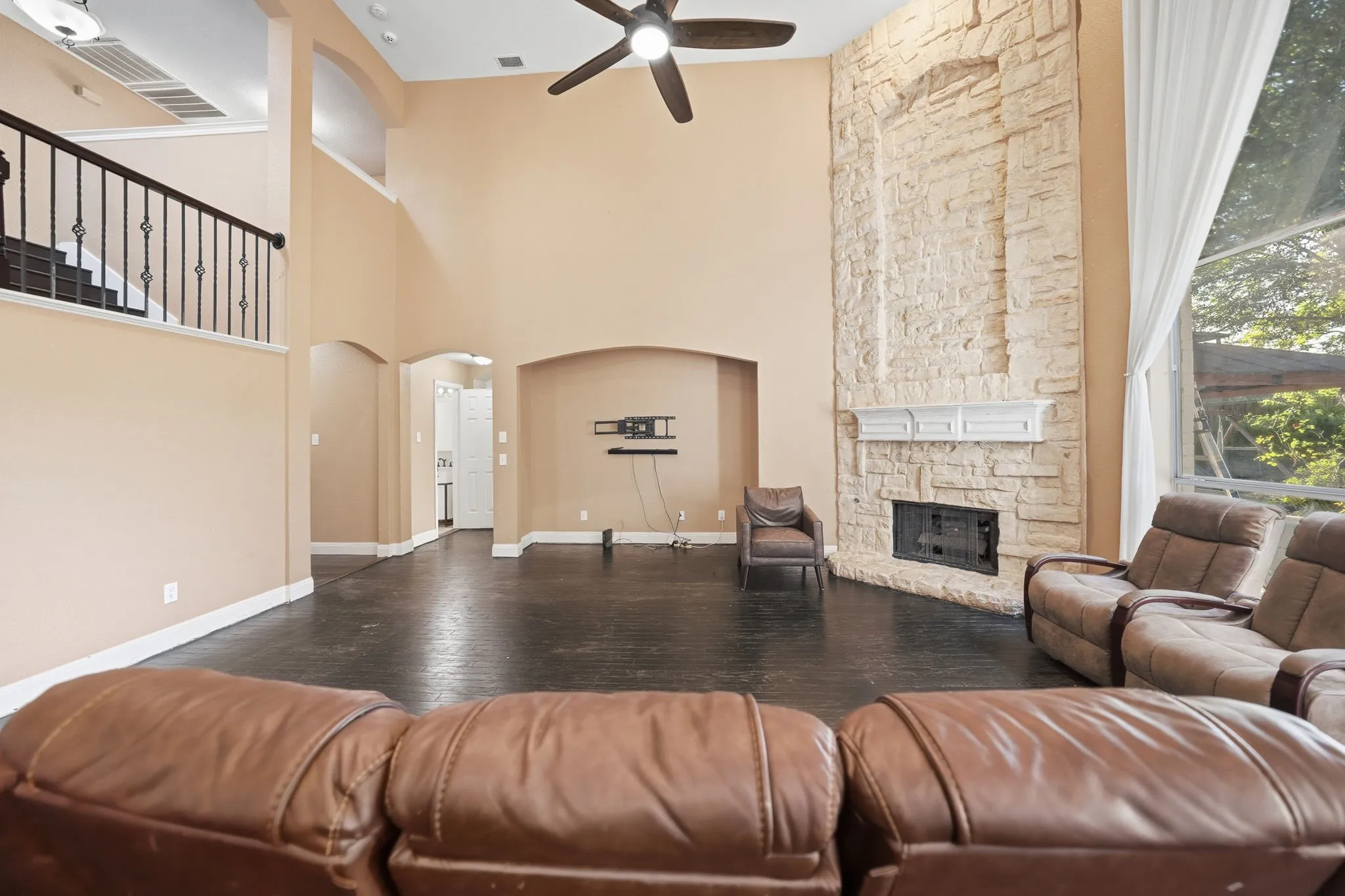 Single Family Residence For Sale in Dallas County , 1905 Lakeway Drive, Rowlett, Texas 75088, 4 Bedroom, 3 Bathroom, 2 Garage spaces, 3,473 Sqft, built in 1997, mls#21269890, Real Estate Agent in Rowlett, Homes For Sale in Dallas county, Homes For Sale in Rowlett, Realtor in Rowlett Texas, Real Estate Brokerage Independent Realty Texas, Luminita Cordes Realtor