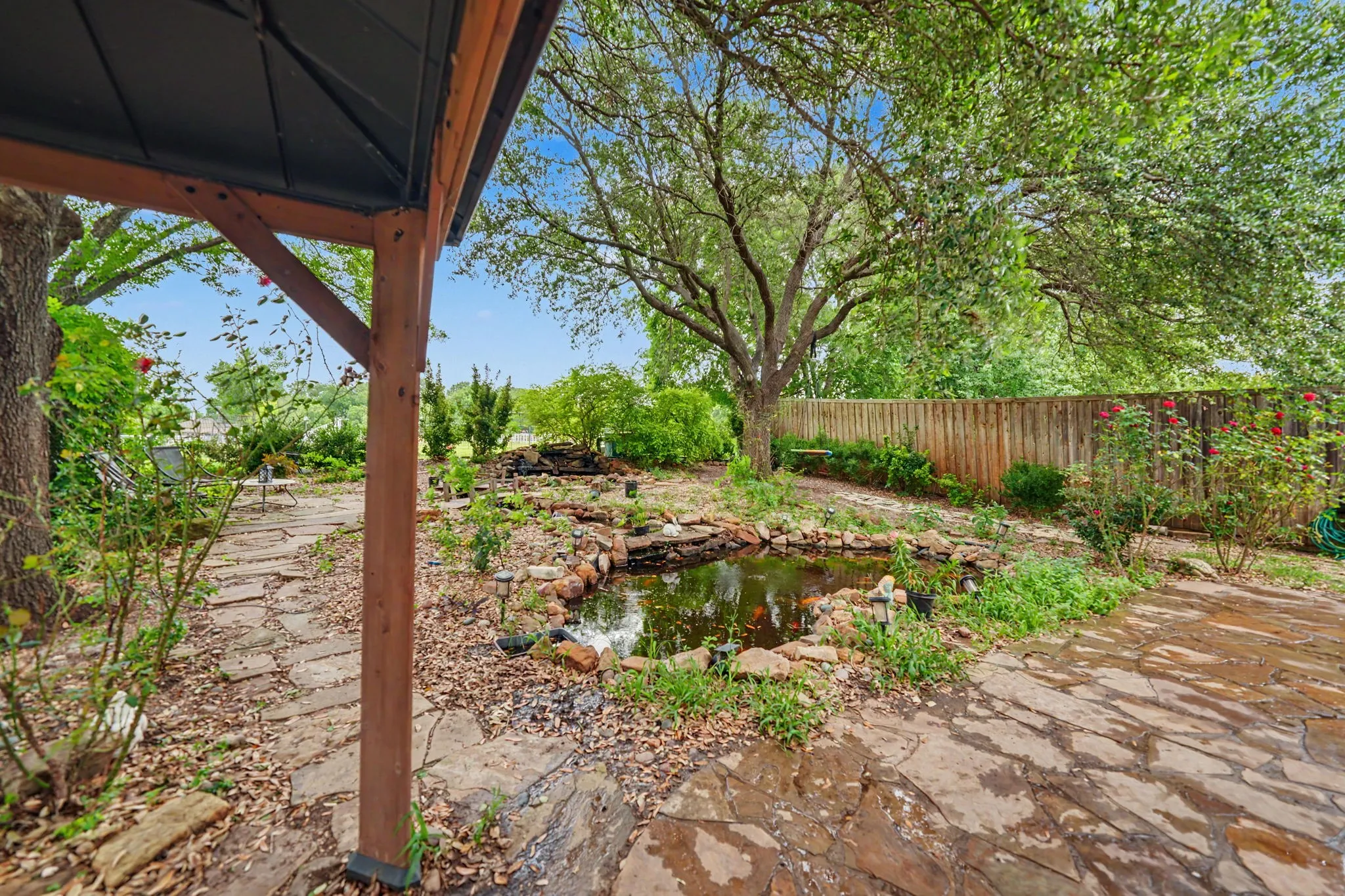 Single Family Residence For Sale in Dallas County , 1905 Lakeway Drive, Rowlett, Texas 75088, 4 Bedroom, 3 Bathroom, 2 Garage spaces, 3,473 Sqft, built in 1997, mls#21269890, Real Estate Agent in Rowlett, Homes For Sale in Dallas county, Homes For Sale in Rowlett, Realtor in Rowlett Texas, Real Estate Brokerage Independent Realty Texas, Luminita Cordes Realtor