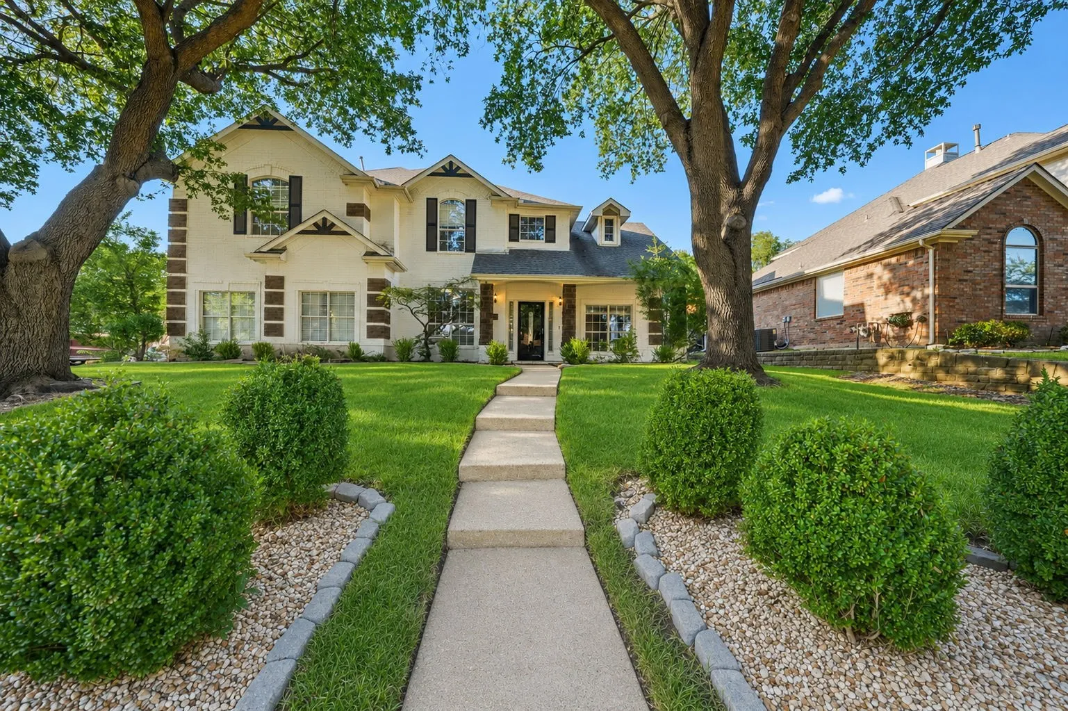 Single Family Residence For Sale in Dallas County , 1905 Lakeway Drive, Rowlett, Texas 75088, 4 Bedroom, 3 Bathroom, 2 Garage spaces, 3,473 Sqft, built in 1997, mls#21269890, Real Estate Agent in Rowlett, Homes For Sale in Dallas county, Homes For Sale in Rowlett, Realtor in Rowlett Texas, Real Estate Brokerage Independent Realty Texas, Luminita Cordes Realtor