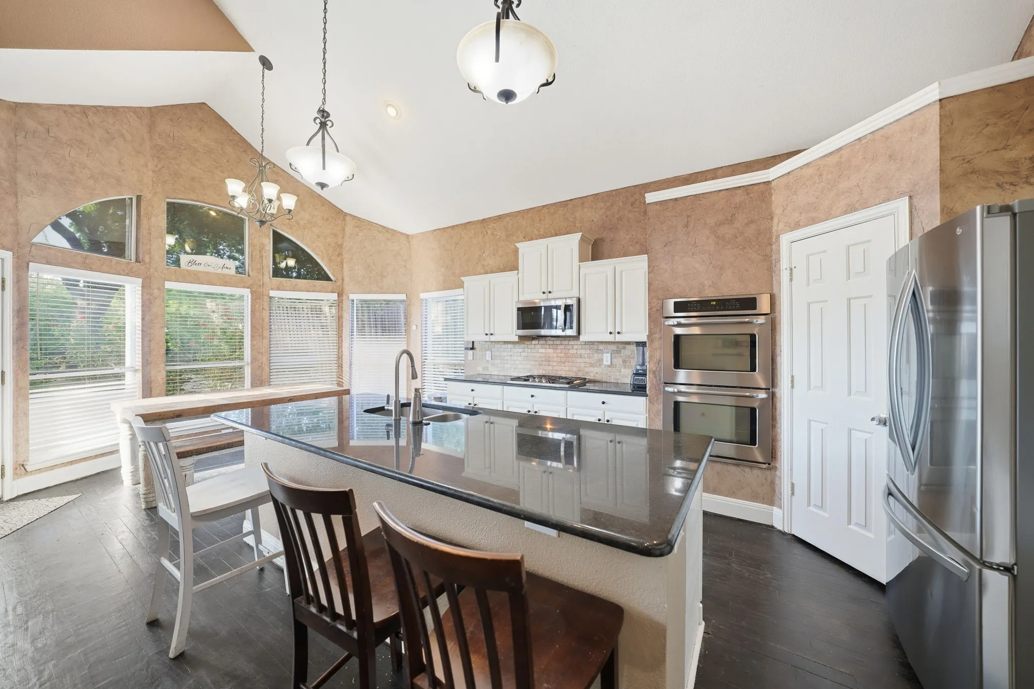 Single Family Residence For Sale in Dallas County , 1905 Lakeway Drive, Rowlett, Texas 75088, 4 Bedroom, 3 Bathroom, 2 Garage spaces, 3,473 Sqft, built in 1997, mls#21269890, Real Estate Agent in Rowlett, Homes For Sale in Dallas county, Homes For Sale in Rowlett, Realtor in Rowlett Texas, Real Estate Brokerage Independent Realty Texas, Luminita Cordes Realtor