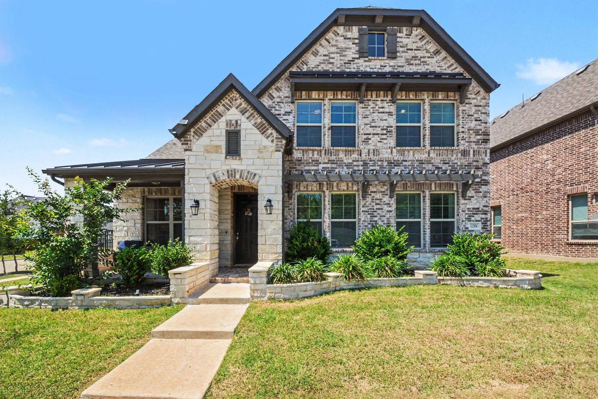 Single Family Residence For Sale in Collin County , 11504 Dawn Mist Drive, Frisco, Texas 75035, 4 Bedroom, 4 Bathroom, 2 Garage spaces, 3,311 Sqft, built in 2023, mls#21261344, Real Estate Agent in Frisco, Homes For Sale in Collin county, Homes For Sale in Frisco, Realtor in Frisco Texas, Real Estate Brokerage Independent Realty Texas, Luminita Cordes Realtor