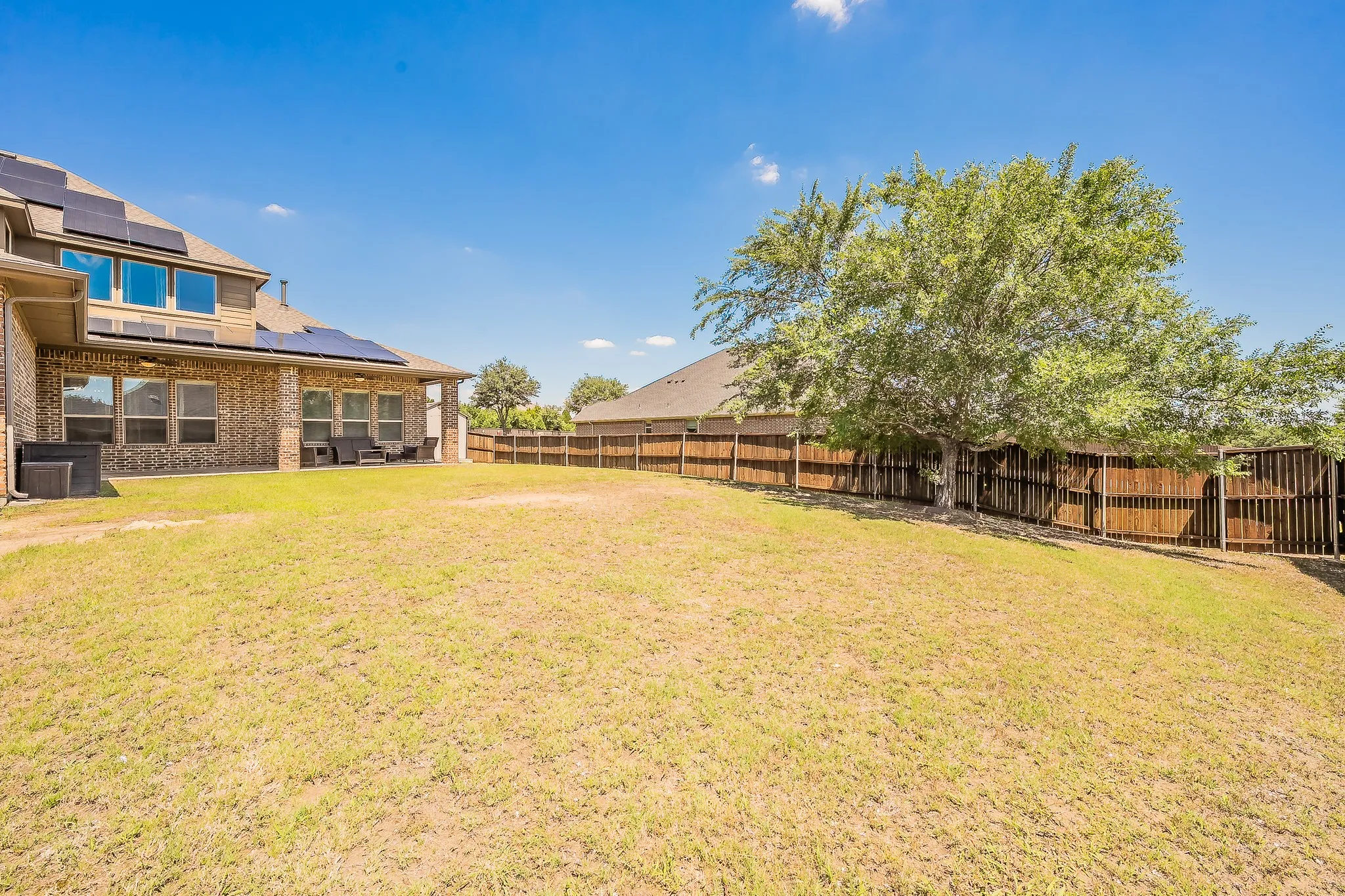 Single Family Residence For Sale in Dallas County , 286 Benwick Drive, Sunnyvale, Texas 75182, 4 Bedroom, 4 Bathroom, 3 Garage spaces, 3,815 Sqft, built in 2012, mls#21269578, Real Estate Agent in Sunnyvale, Homes For Sale in Dallas county, Homes For Sale in Sunnyvale, Realtor in Sunnyvale Texas, Real Estate Brokerage Independent Realty Texas, Luminita Cordes Realtor
